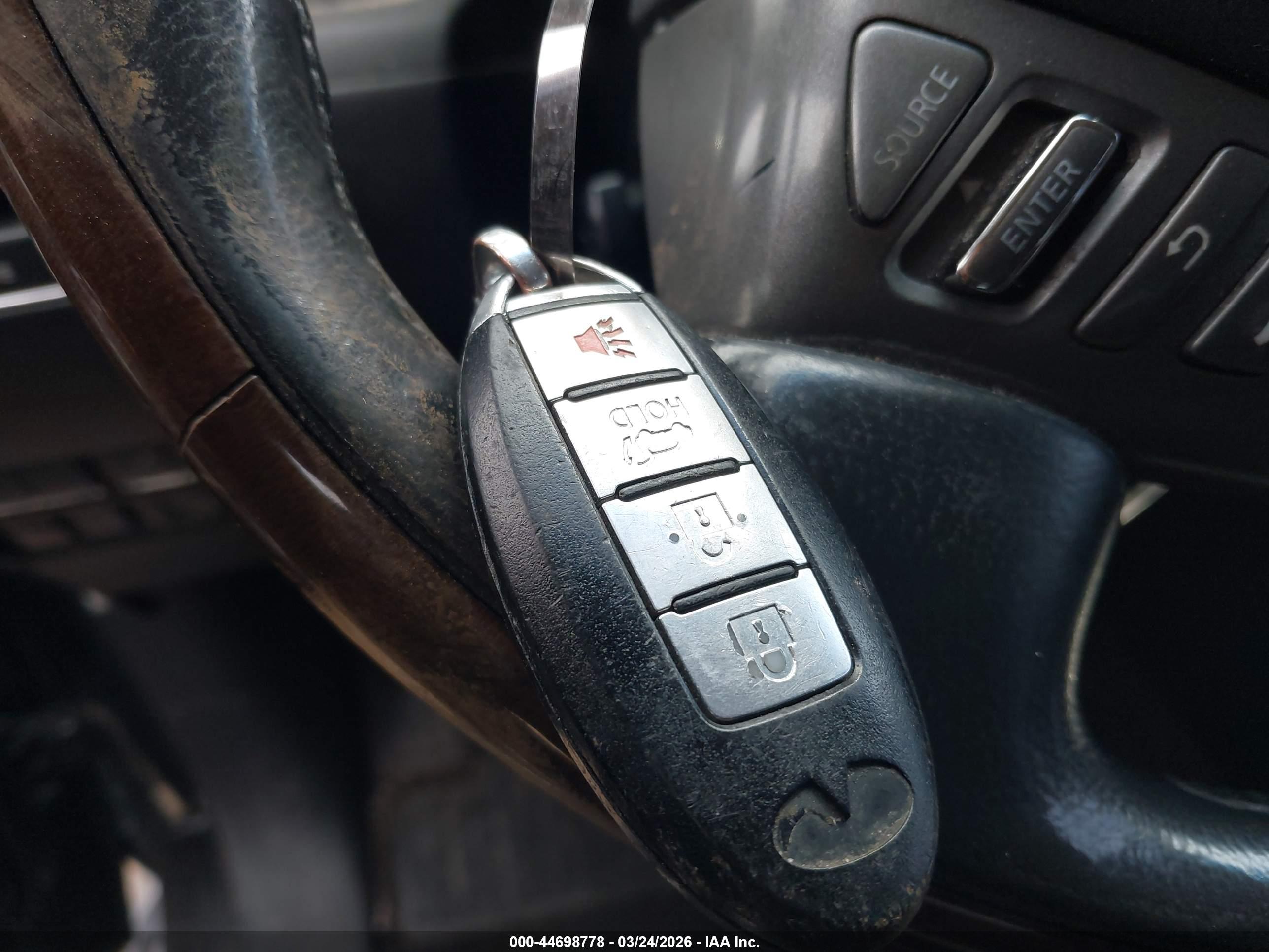 INFINITI QX56 image 11