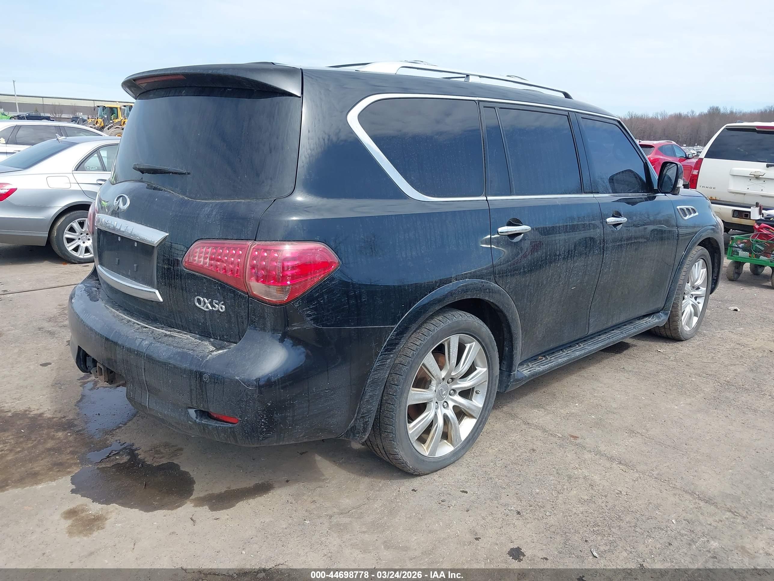 INFINITI QX56 image 4