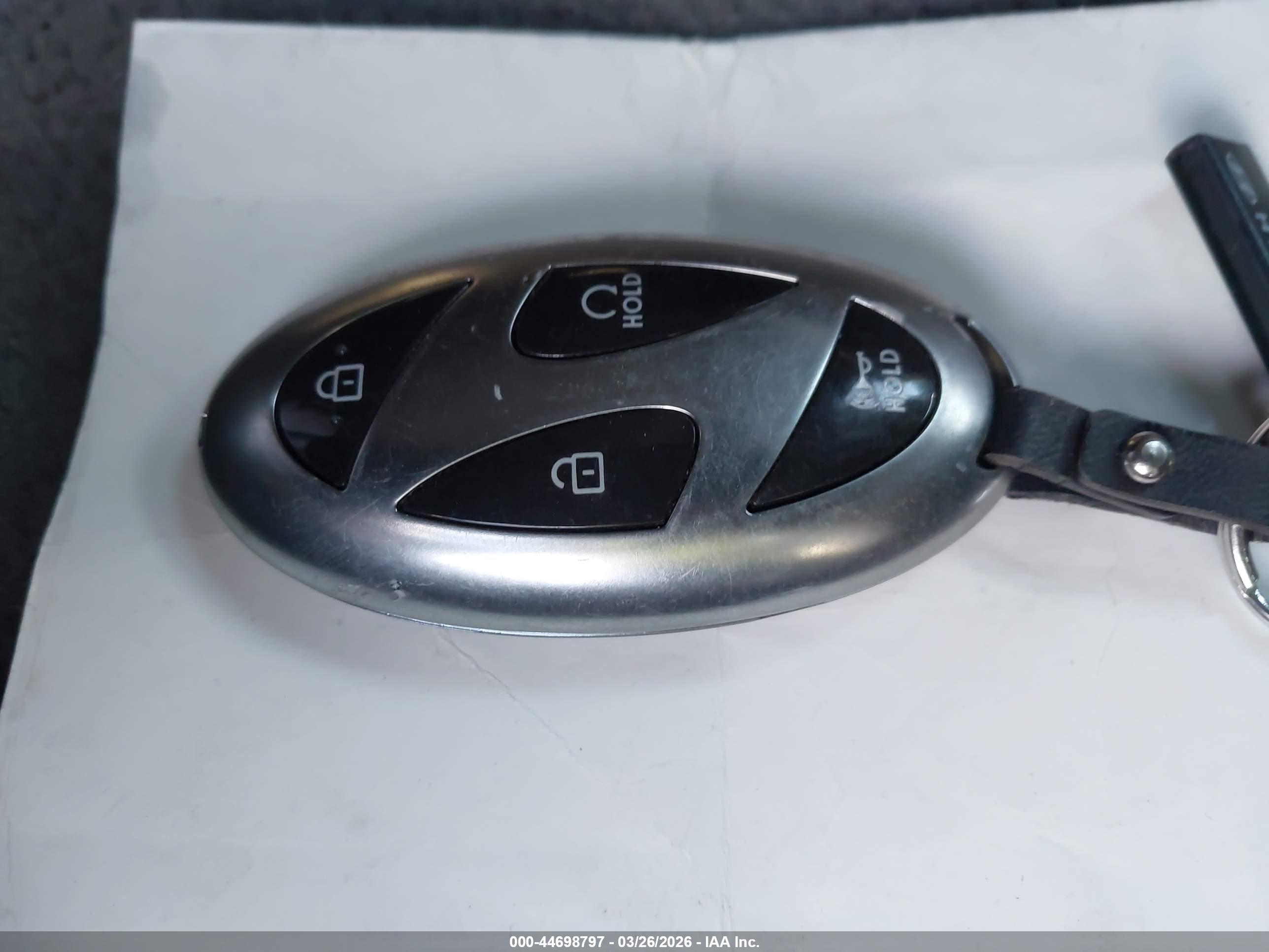 HYUNDAI ELANTRA image 11