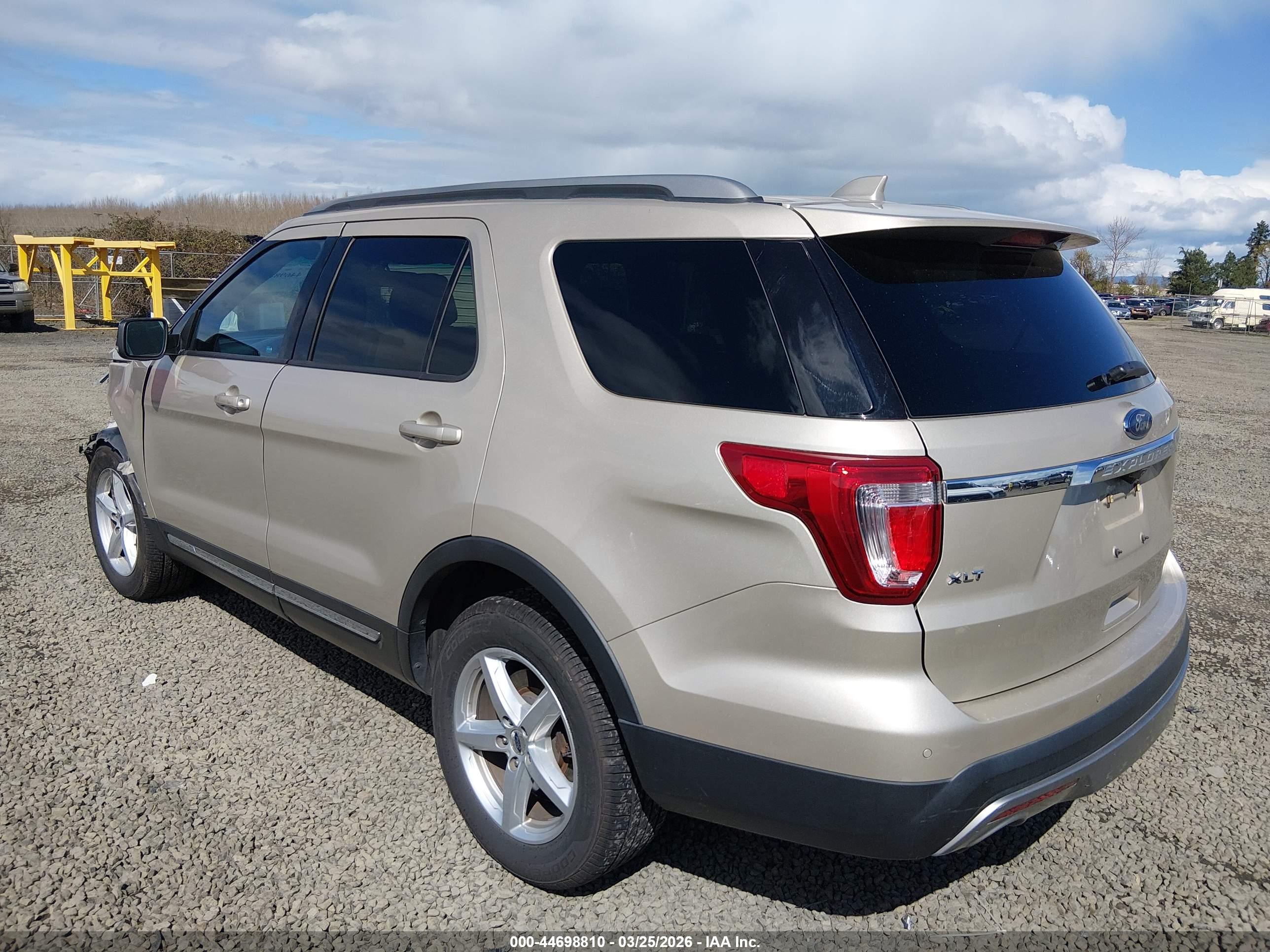 FORD EXPLORER image 3