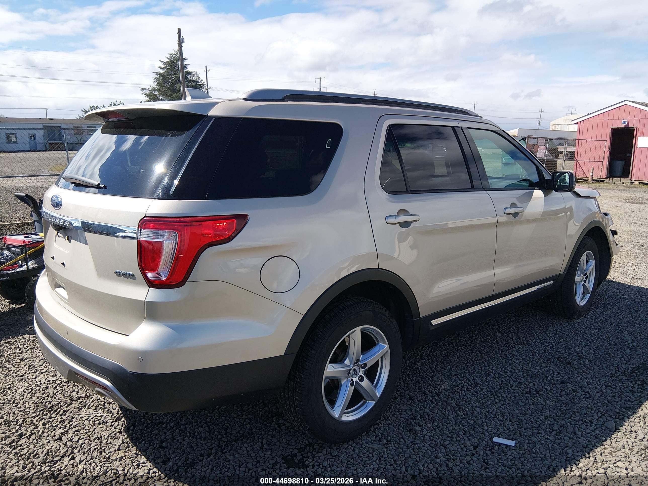 FORD EXPLORER image 4