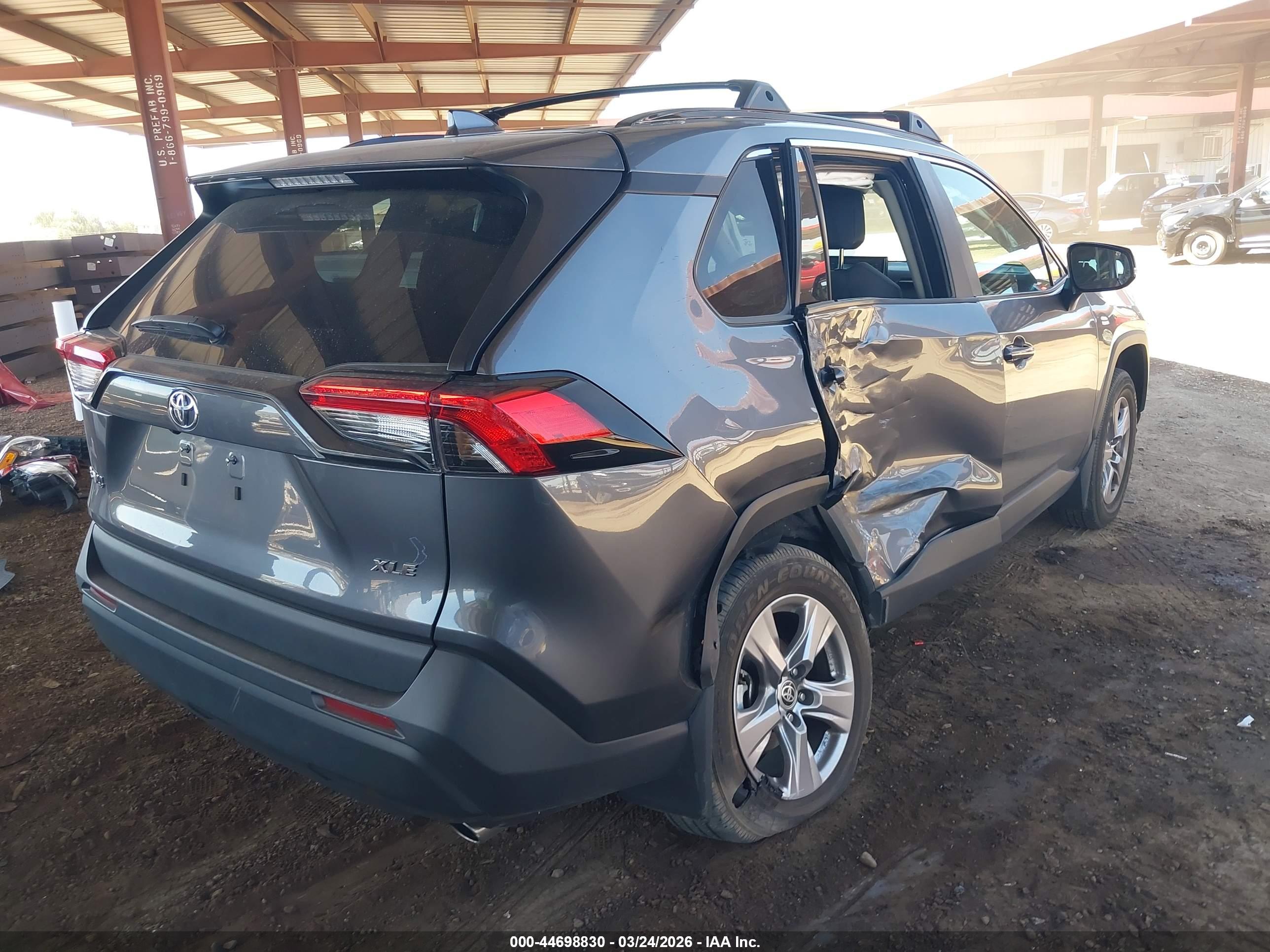 TOYOTA RAV4 image 4