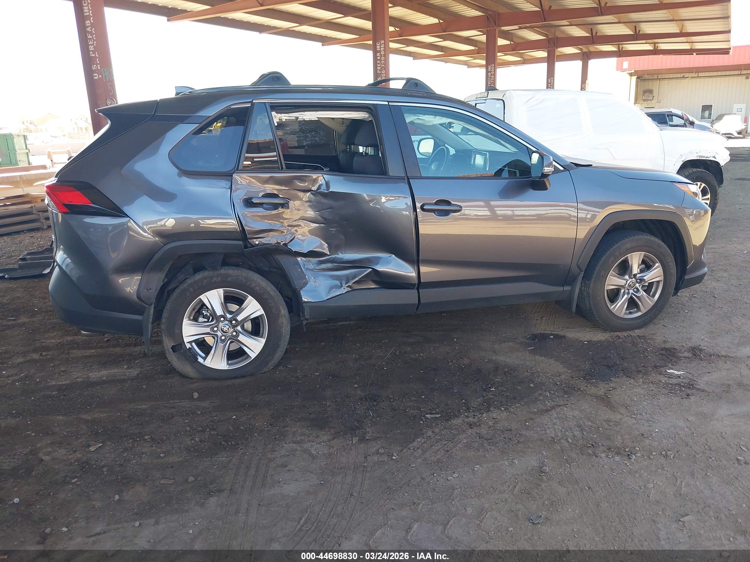TOYOTA RAV4 image 6