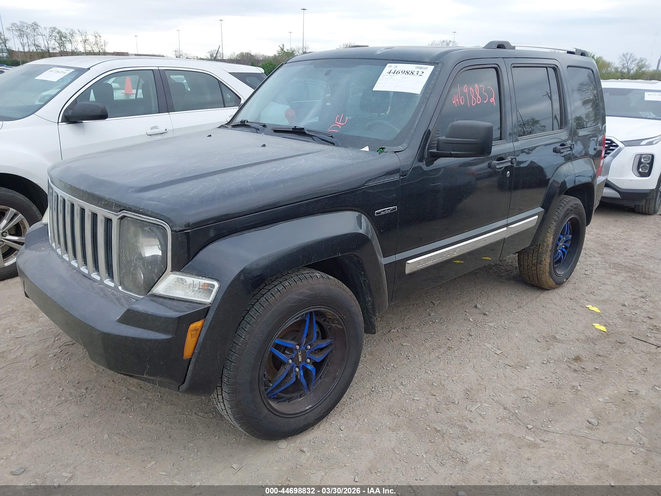 JEEP LIBERTY image 2