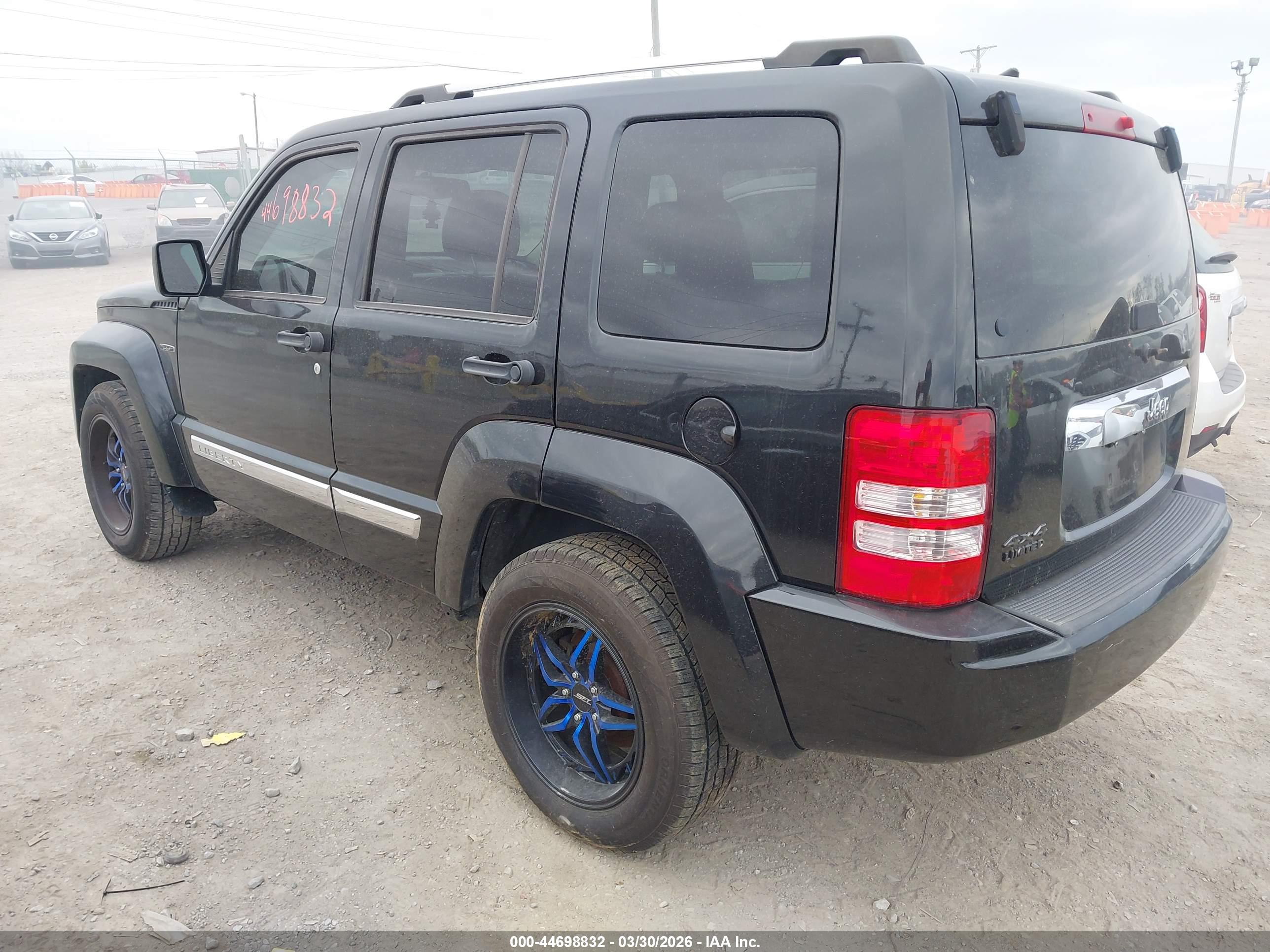 JEEP LIBERTY image 3