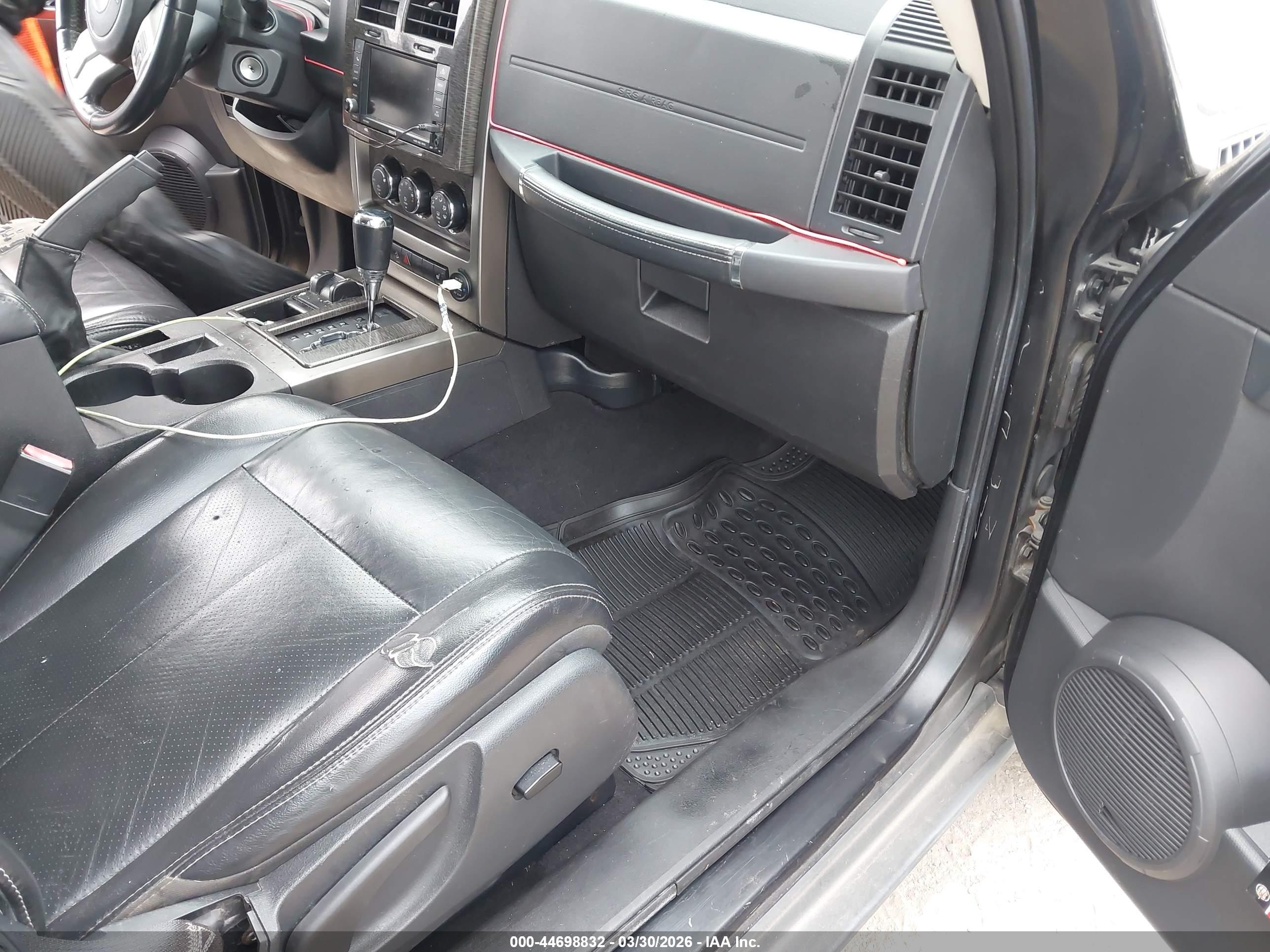 JEEP LIBERTY image 5