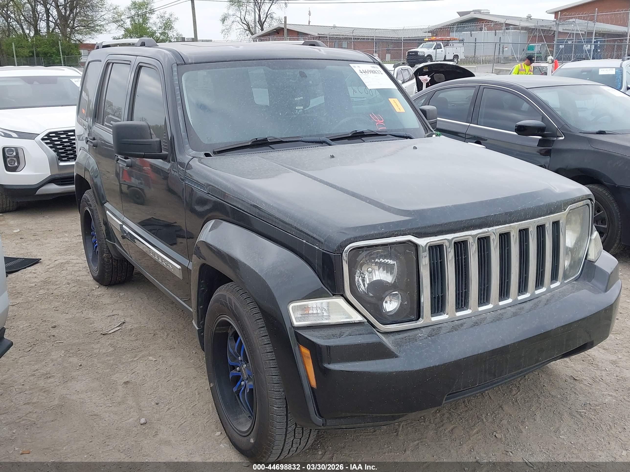 JEEP LIBERTY image 6
