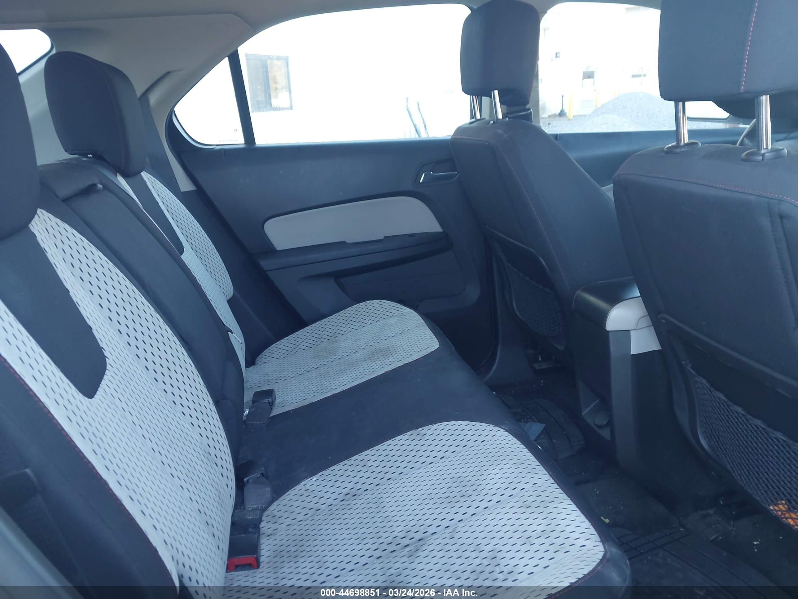 CHEVROLET EQUINOX image 8