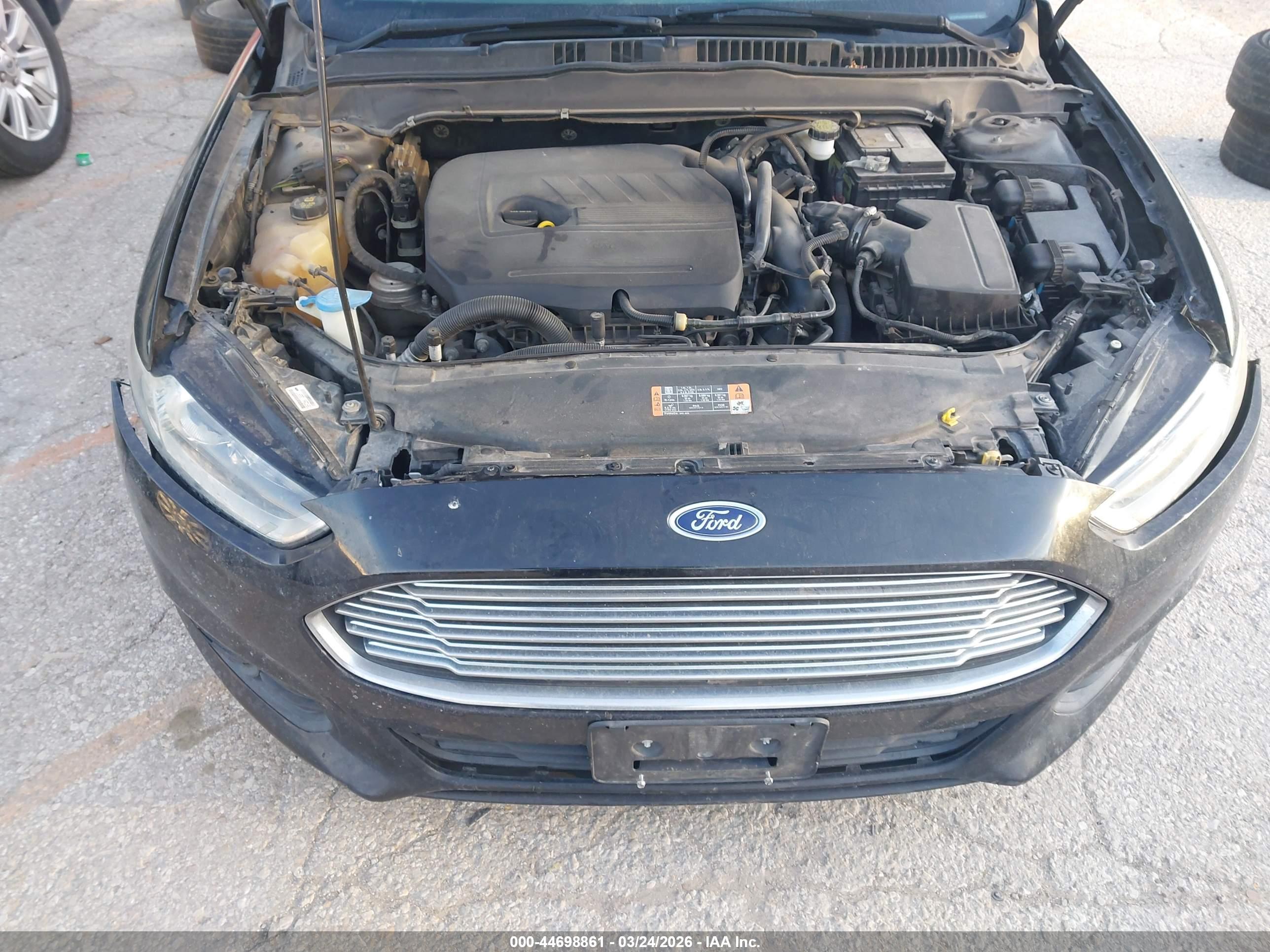 FORD FUSION image 10