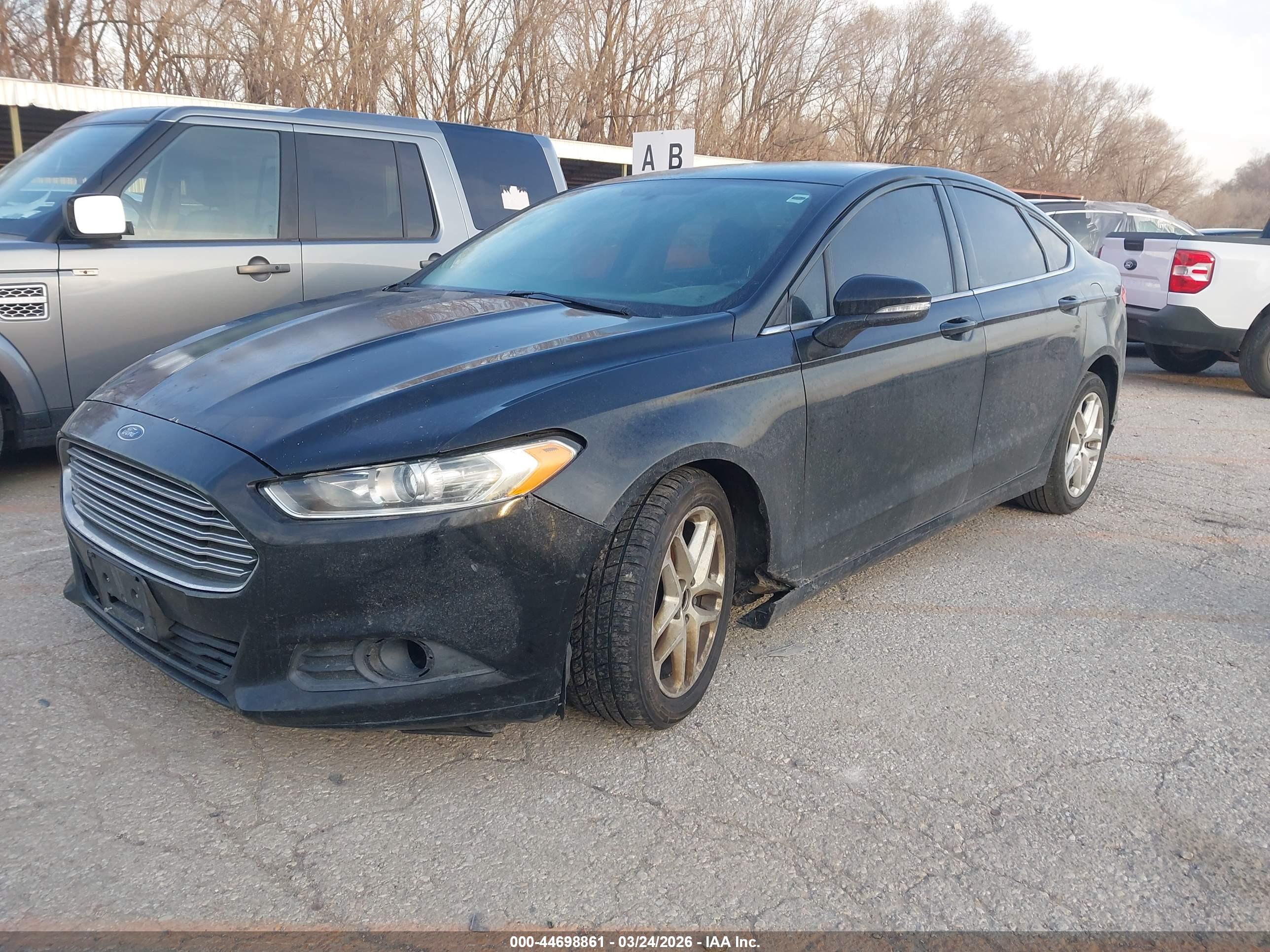 FORD FUSION image 2