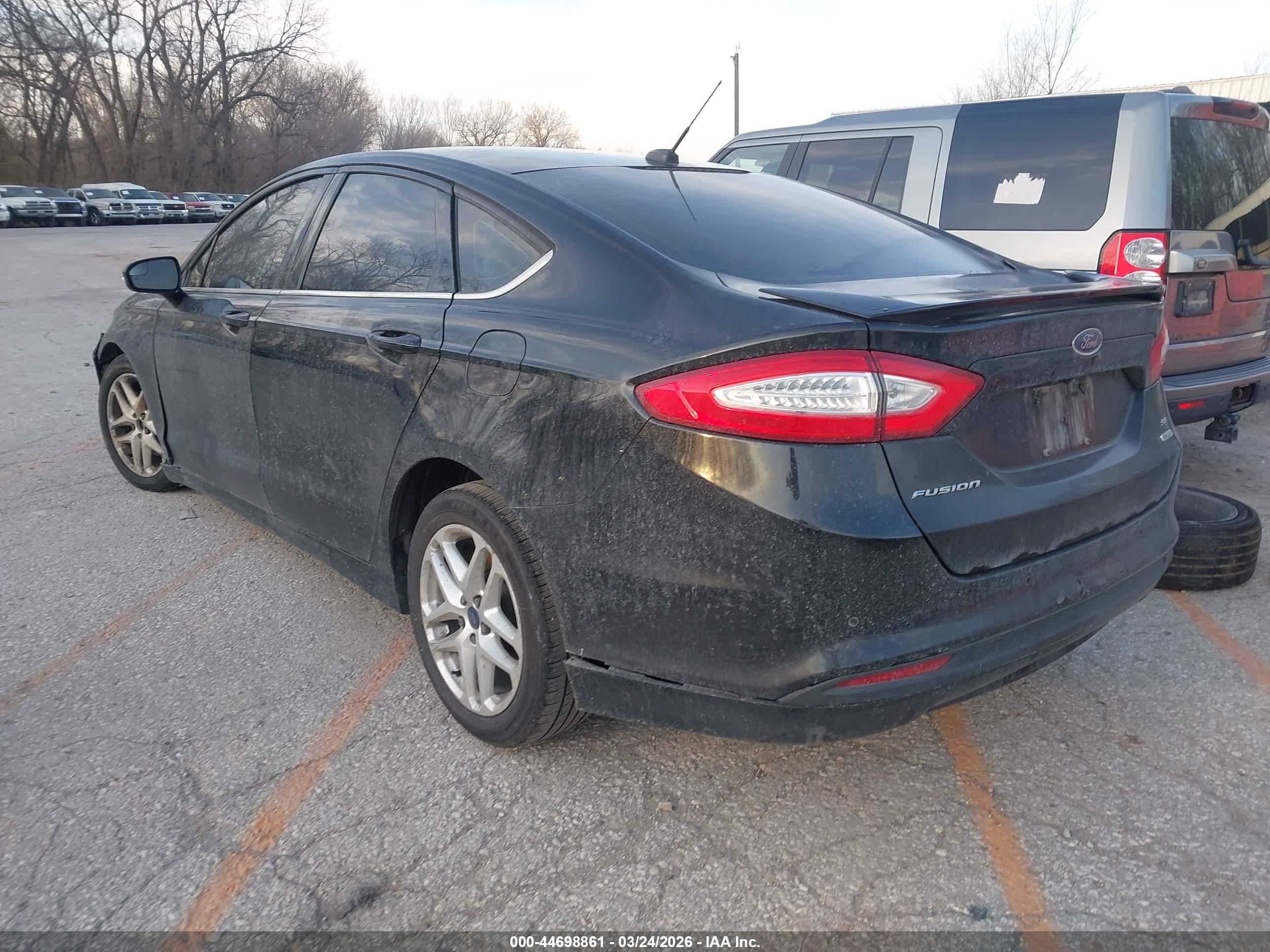 FORD FUSION image 3