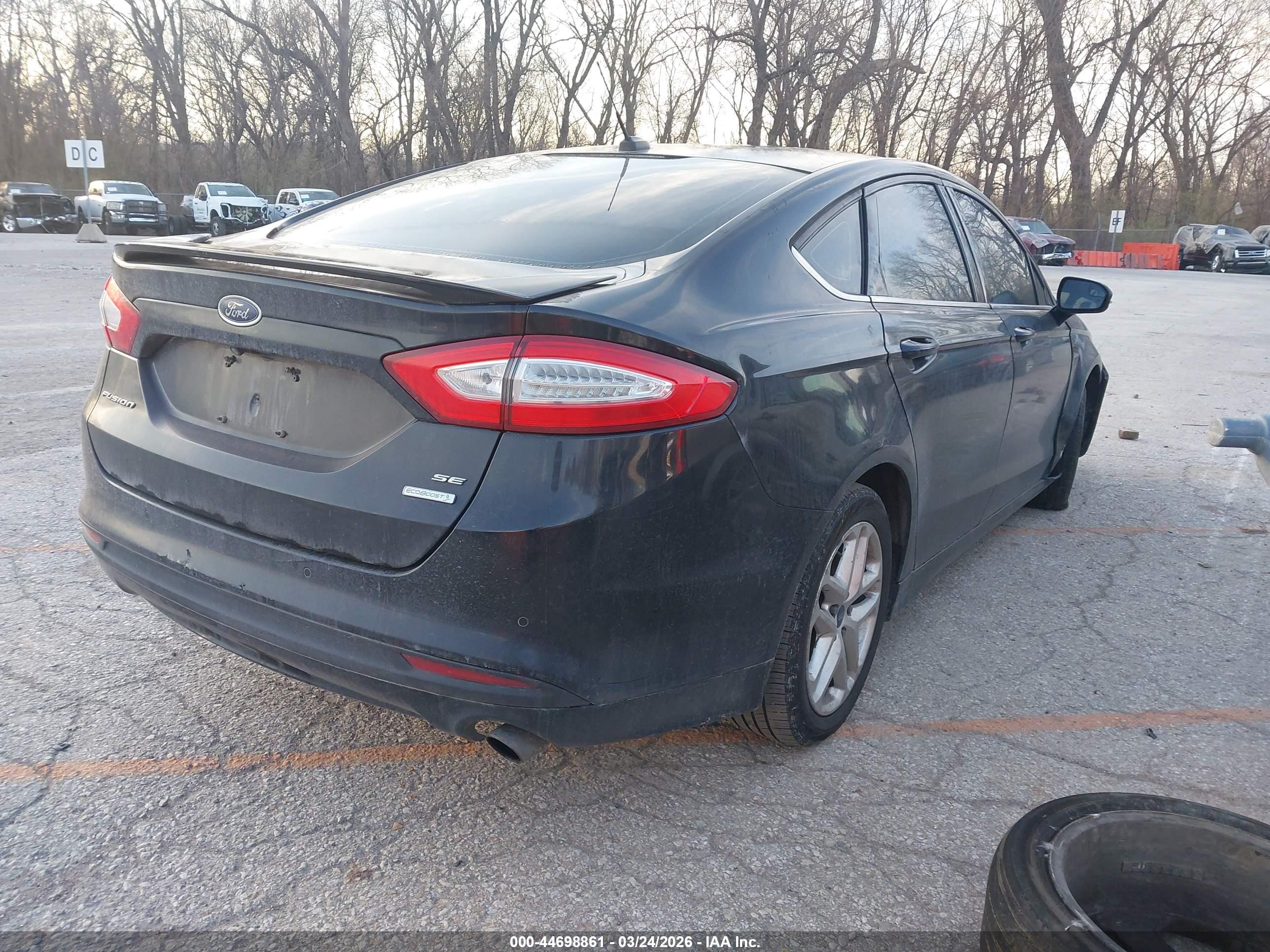 FORD FUSION image 4
