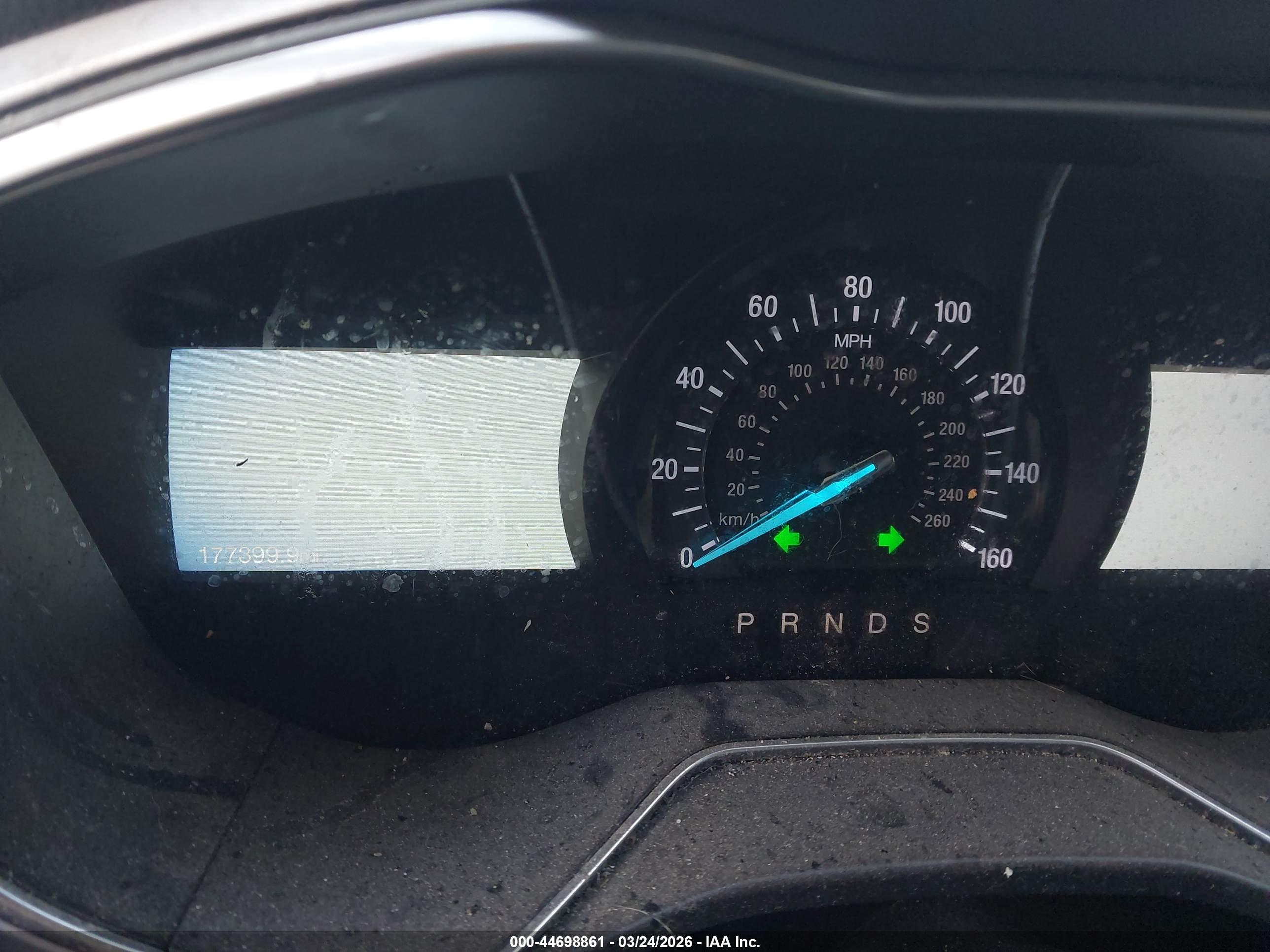 FORD FUSION image 7