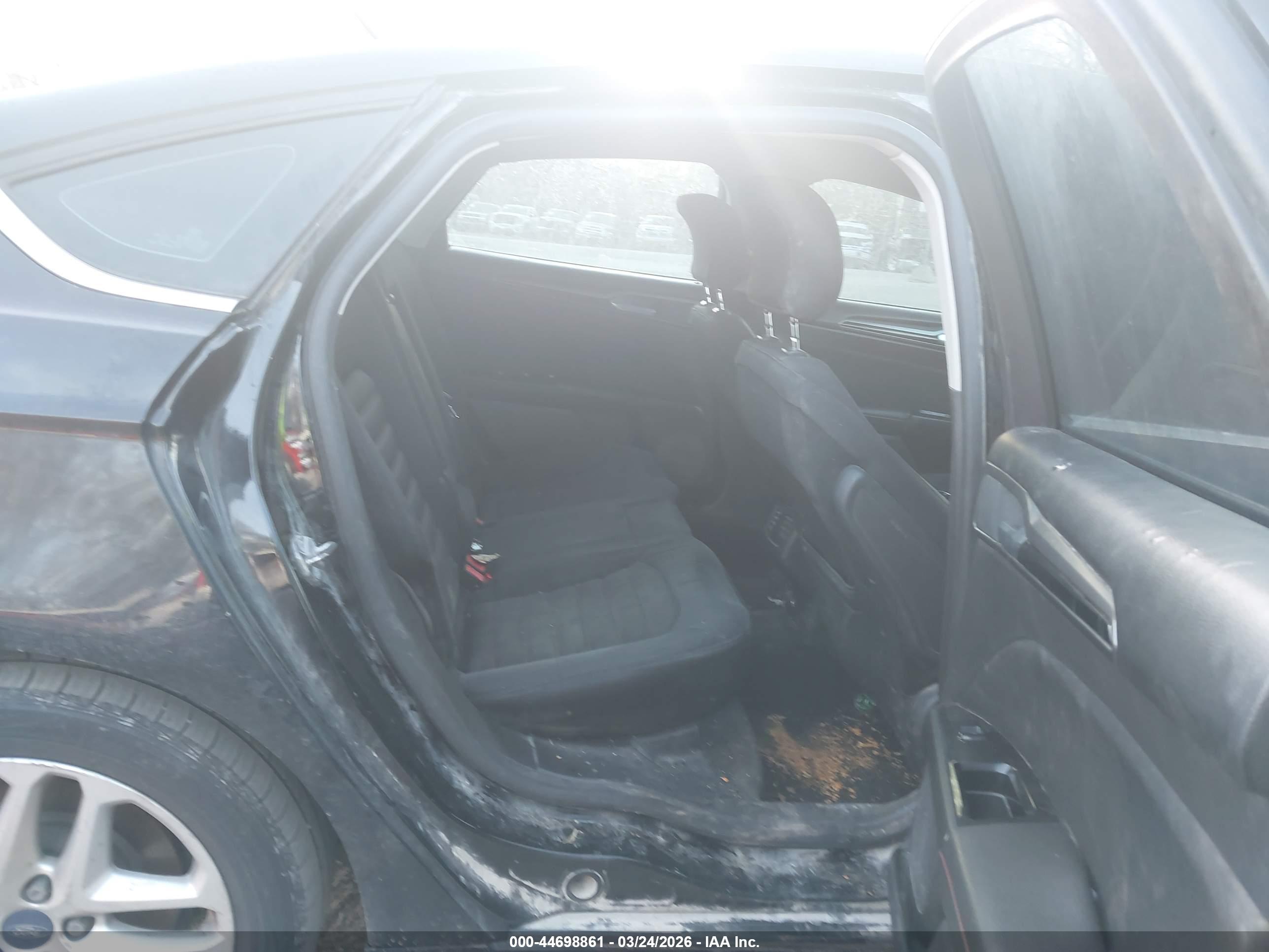 FORD FUSION image 8