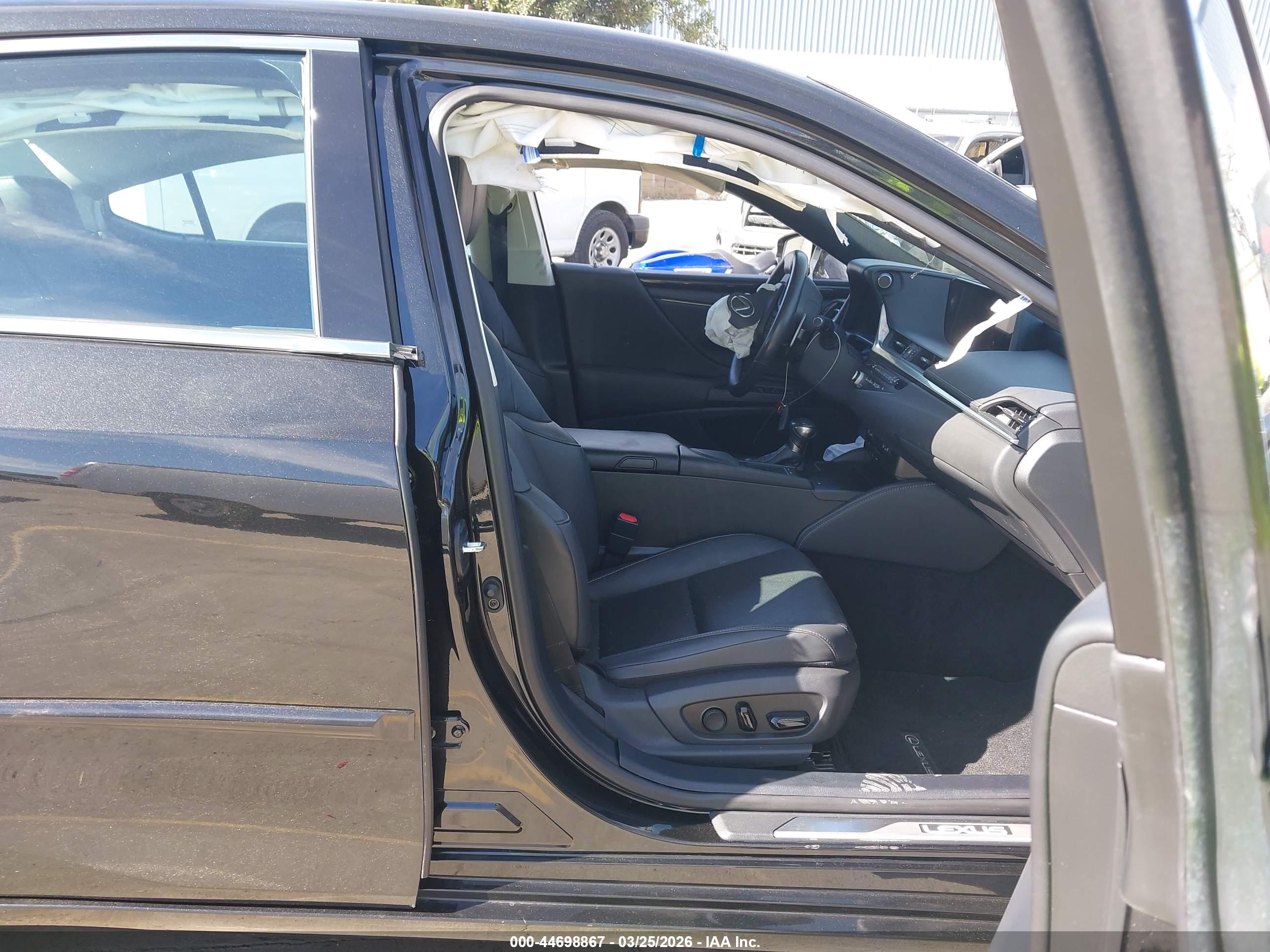 LEXUS ES image 5