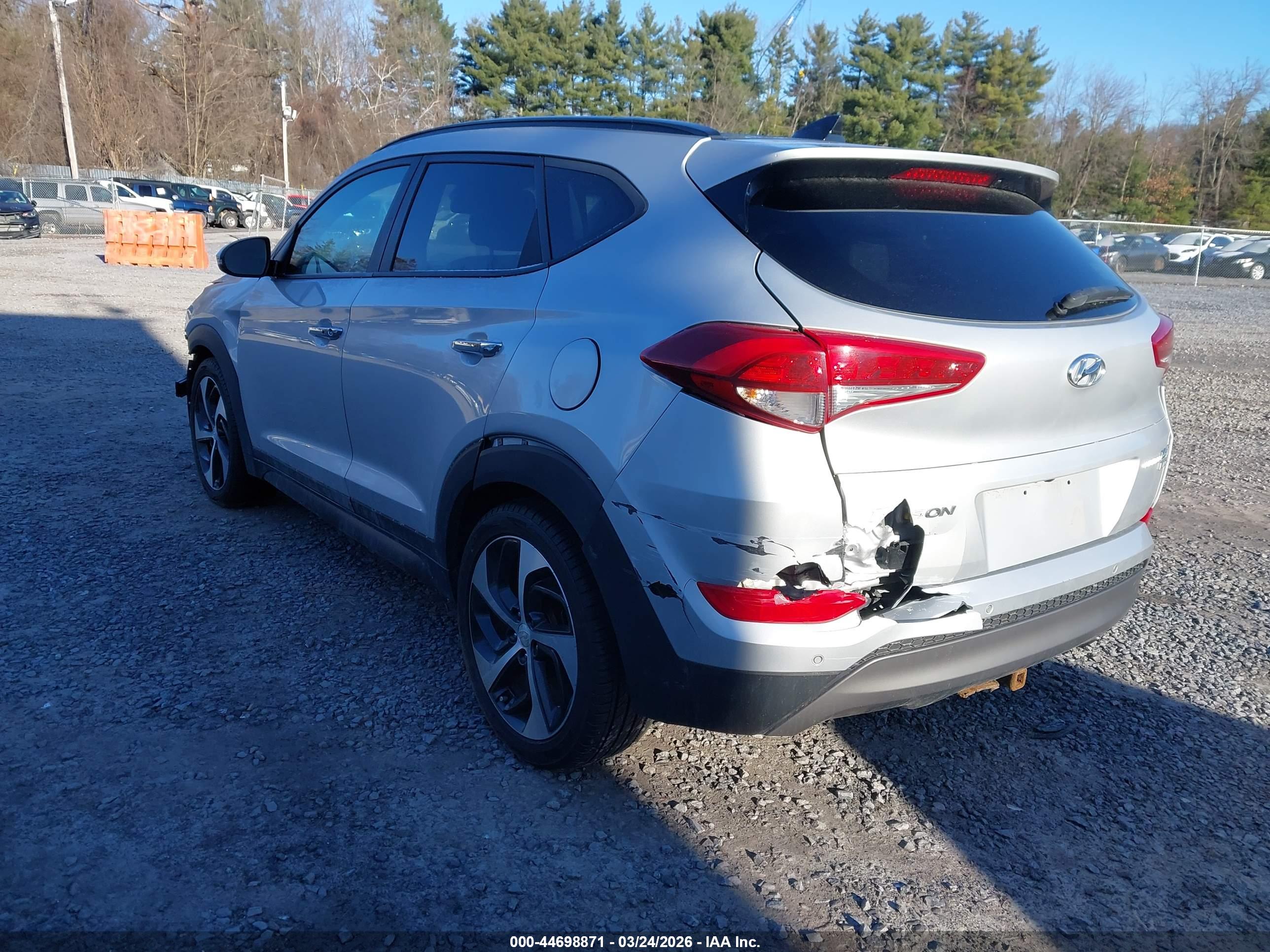 HYUNDAI TUCSON image 3