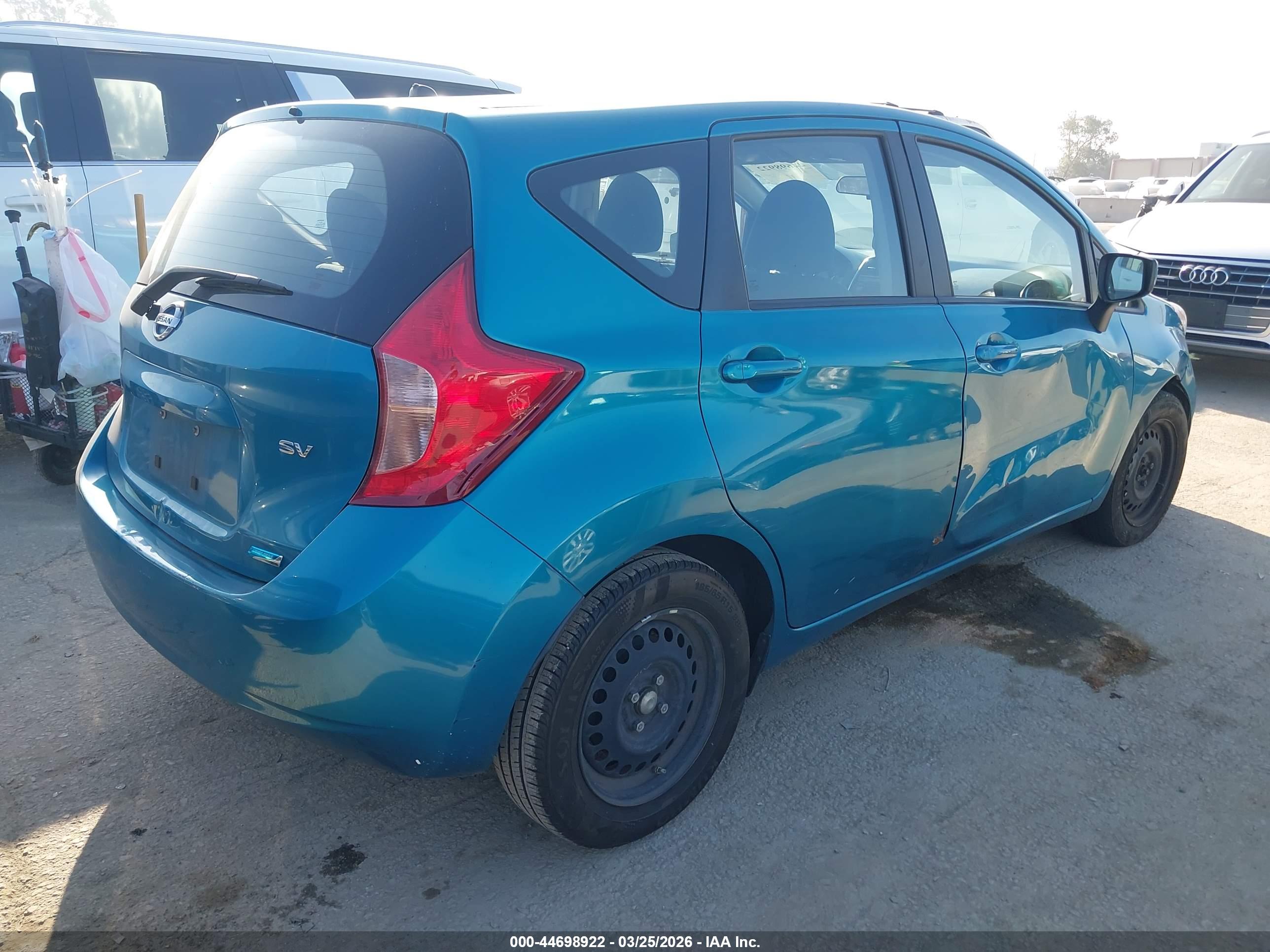 NISSAN VERSA image 4