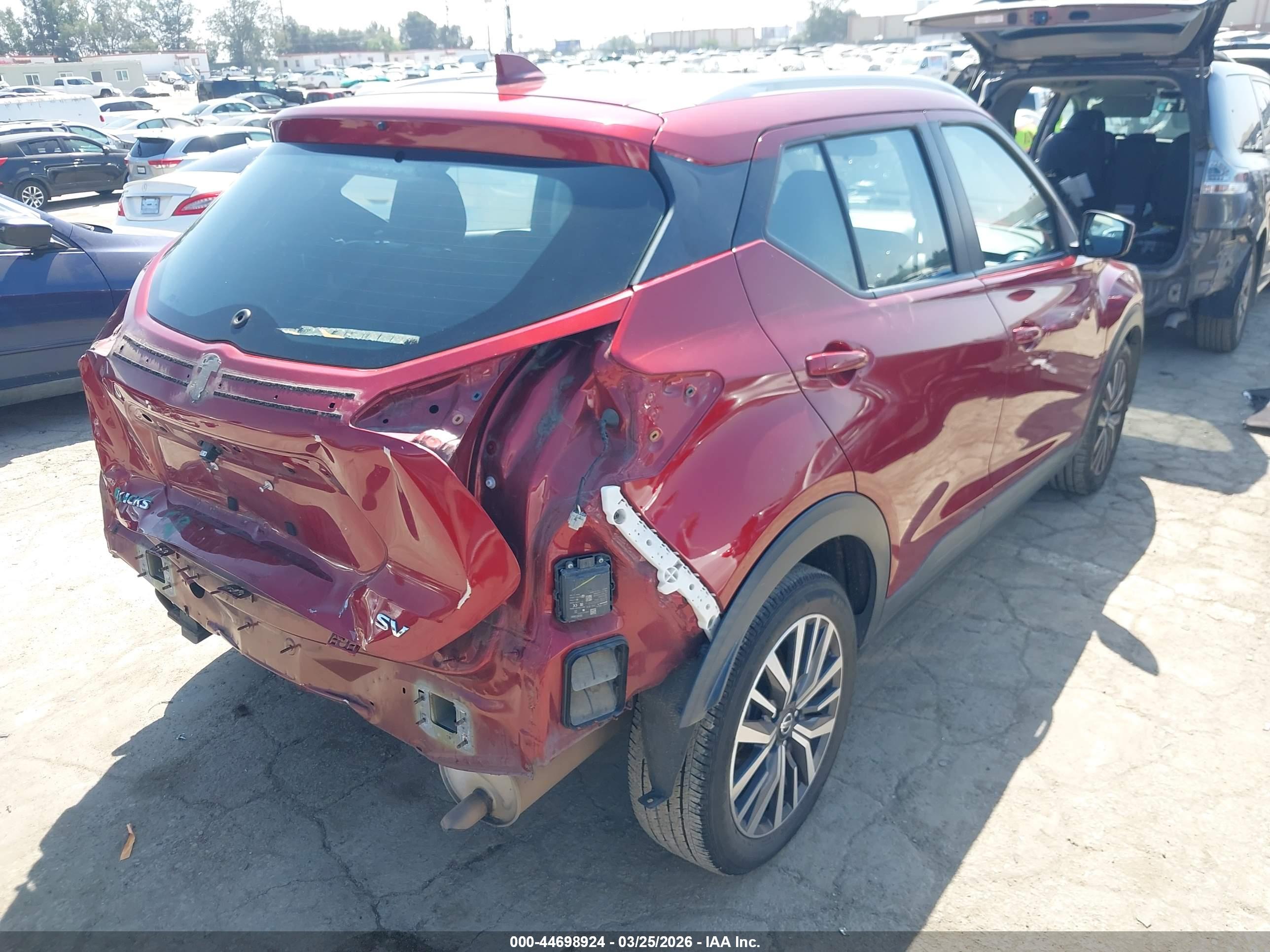 NISSAN KICKS image 4