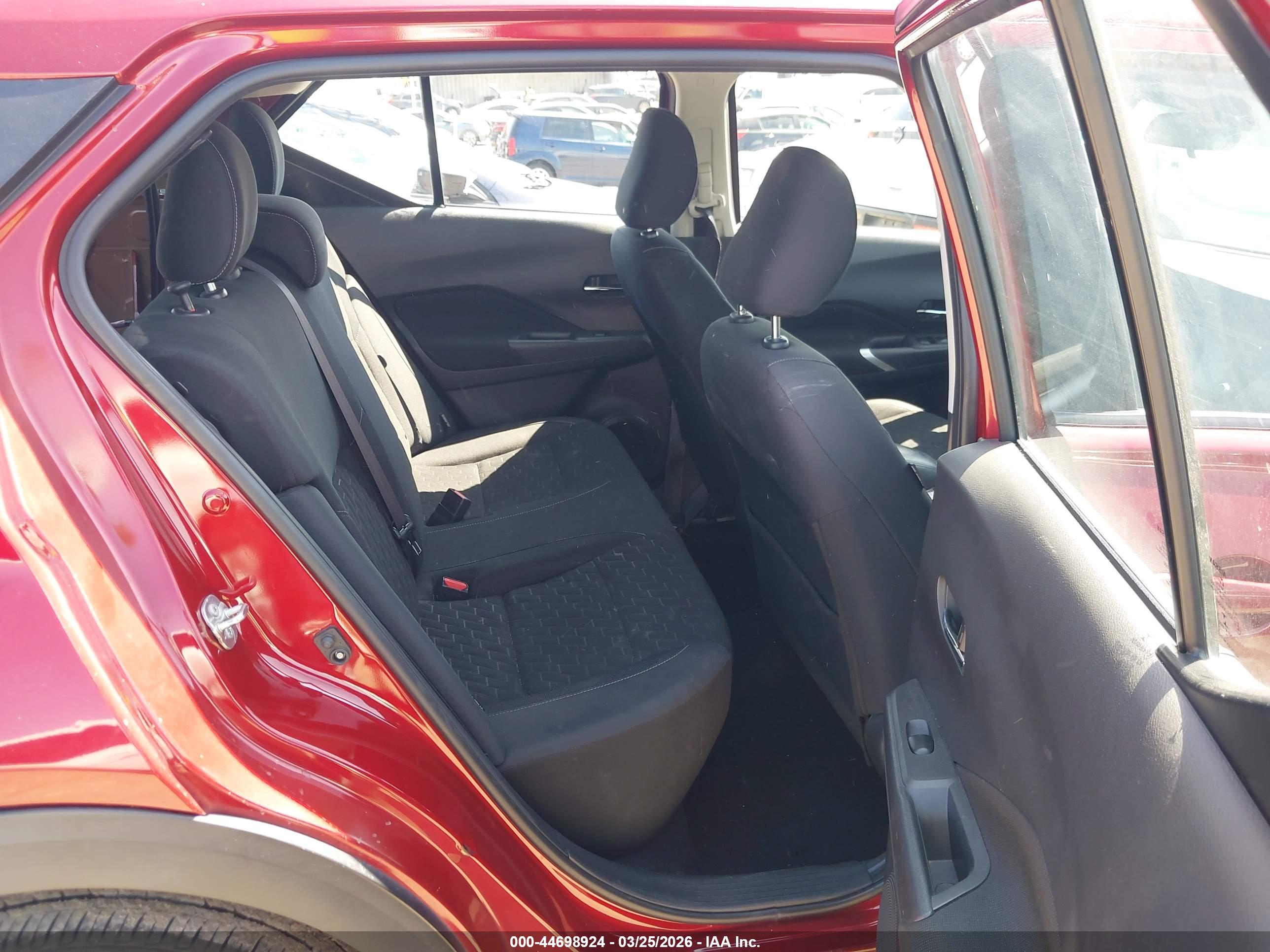 NISSAN KICKS image 8