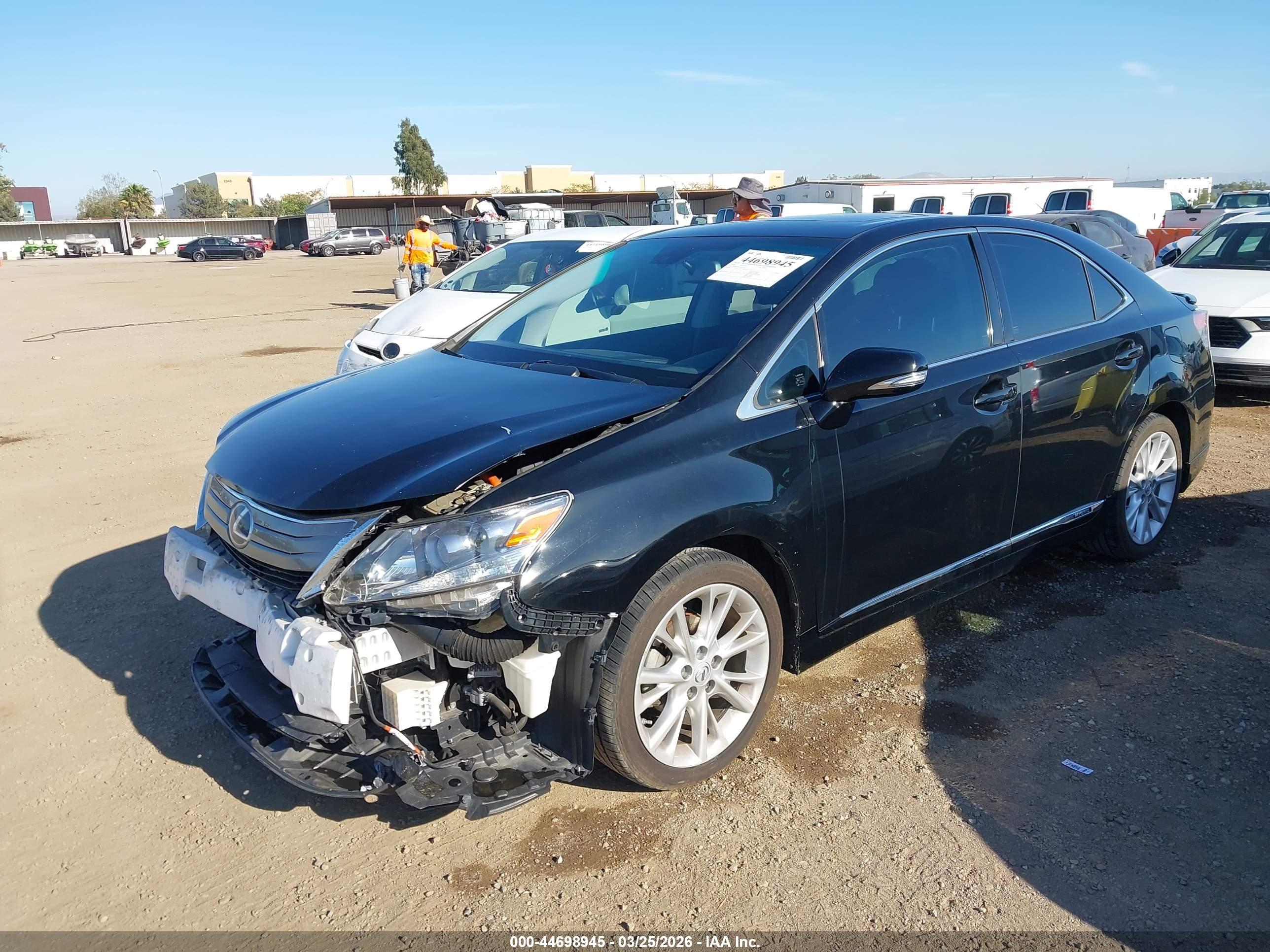 LEXUS HS image 2