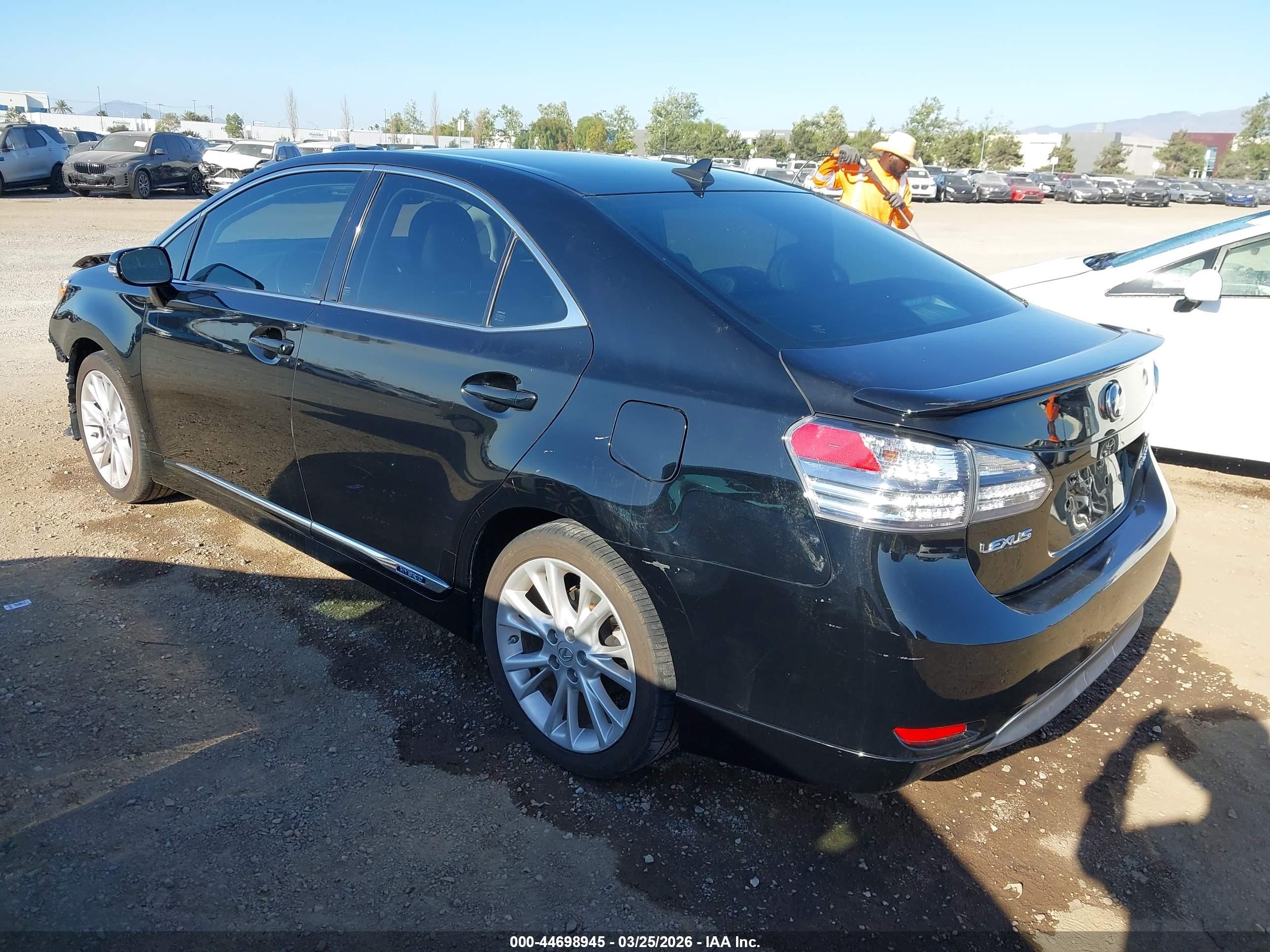 LEXUS HS image 3