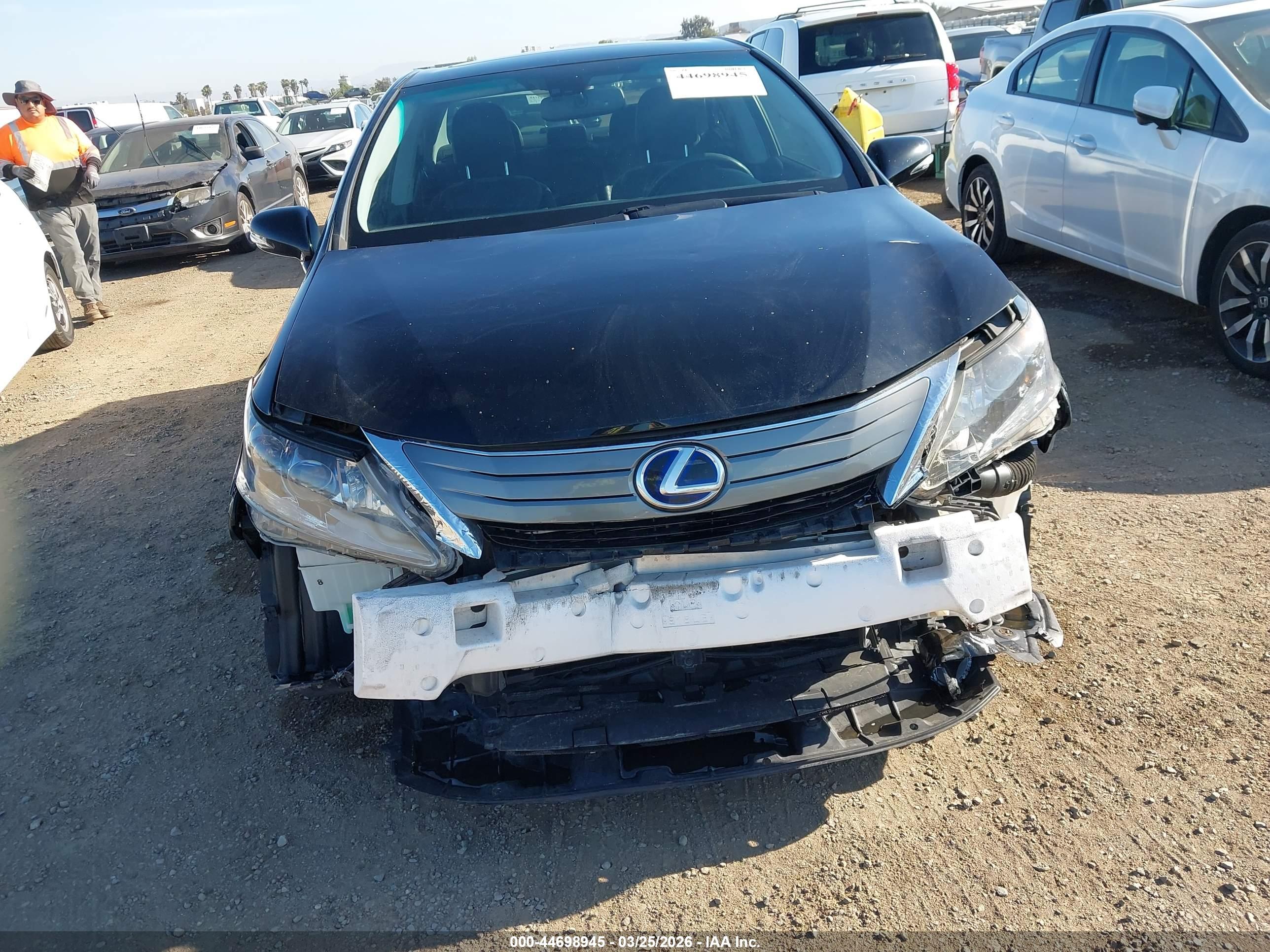 LEXUS HS image 6