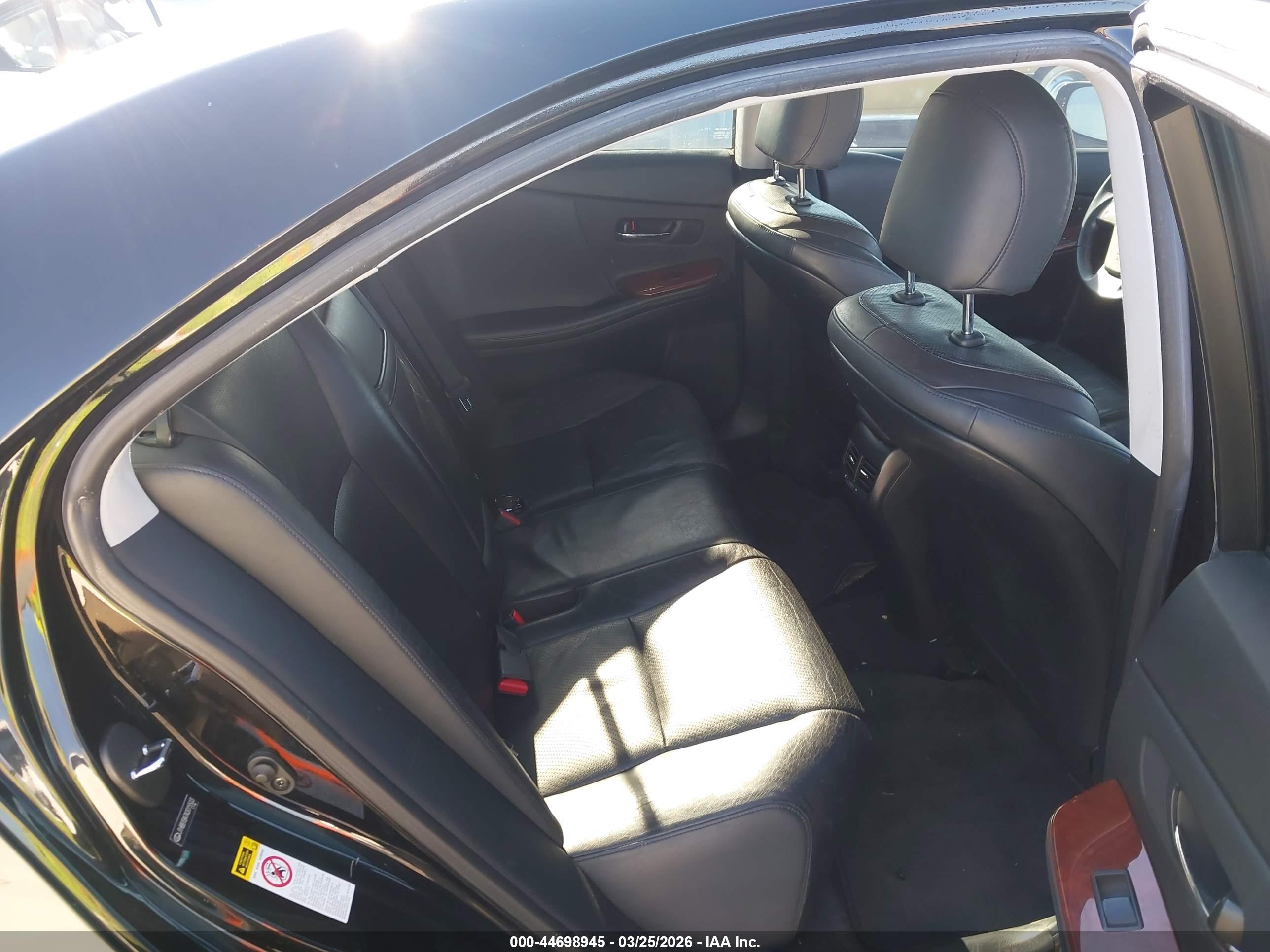 LEXUS HS image 8