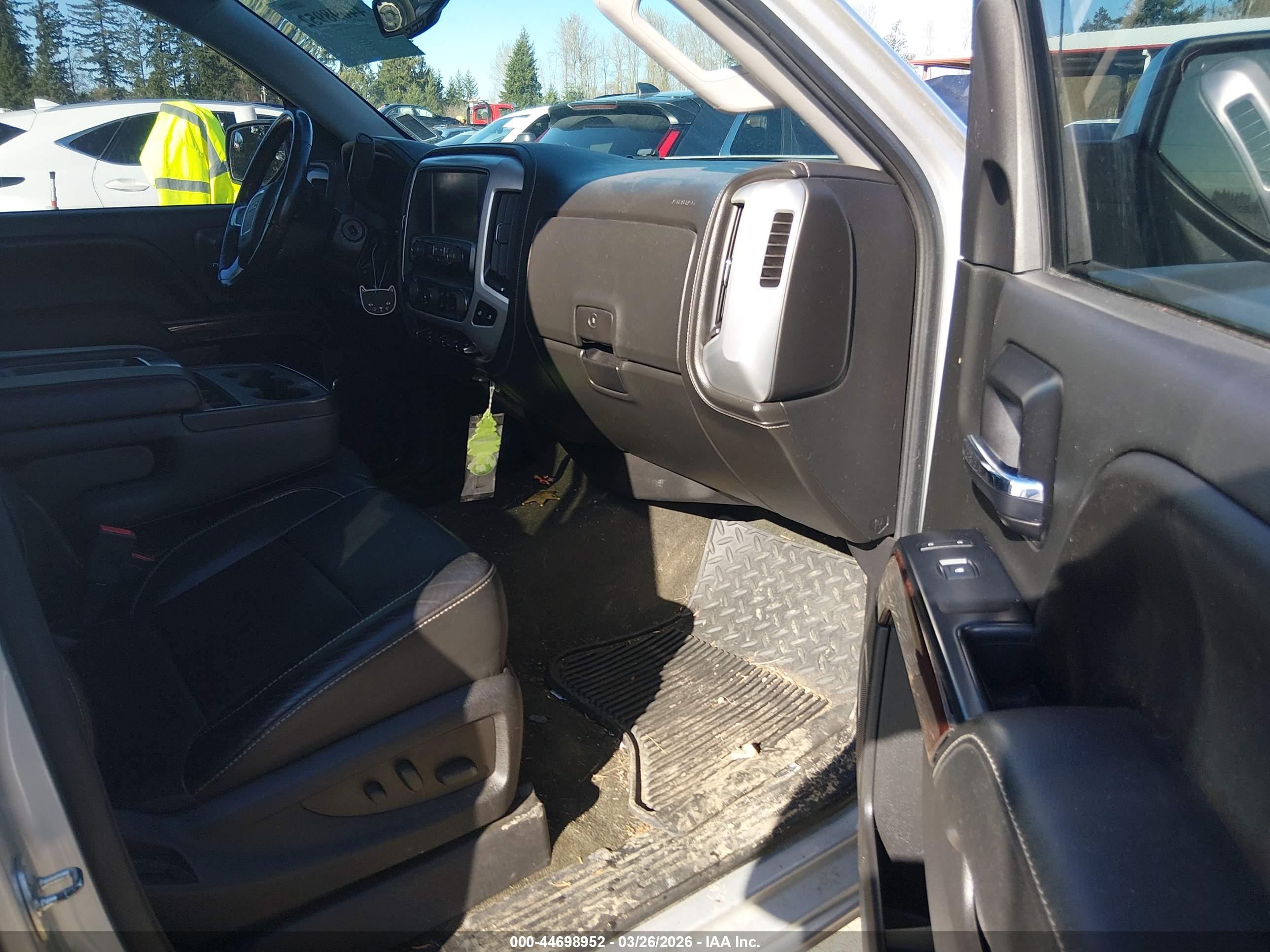 GMC SIERRA image 5