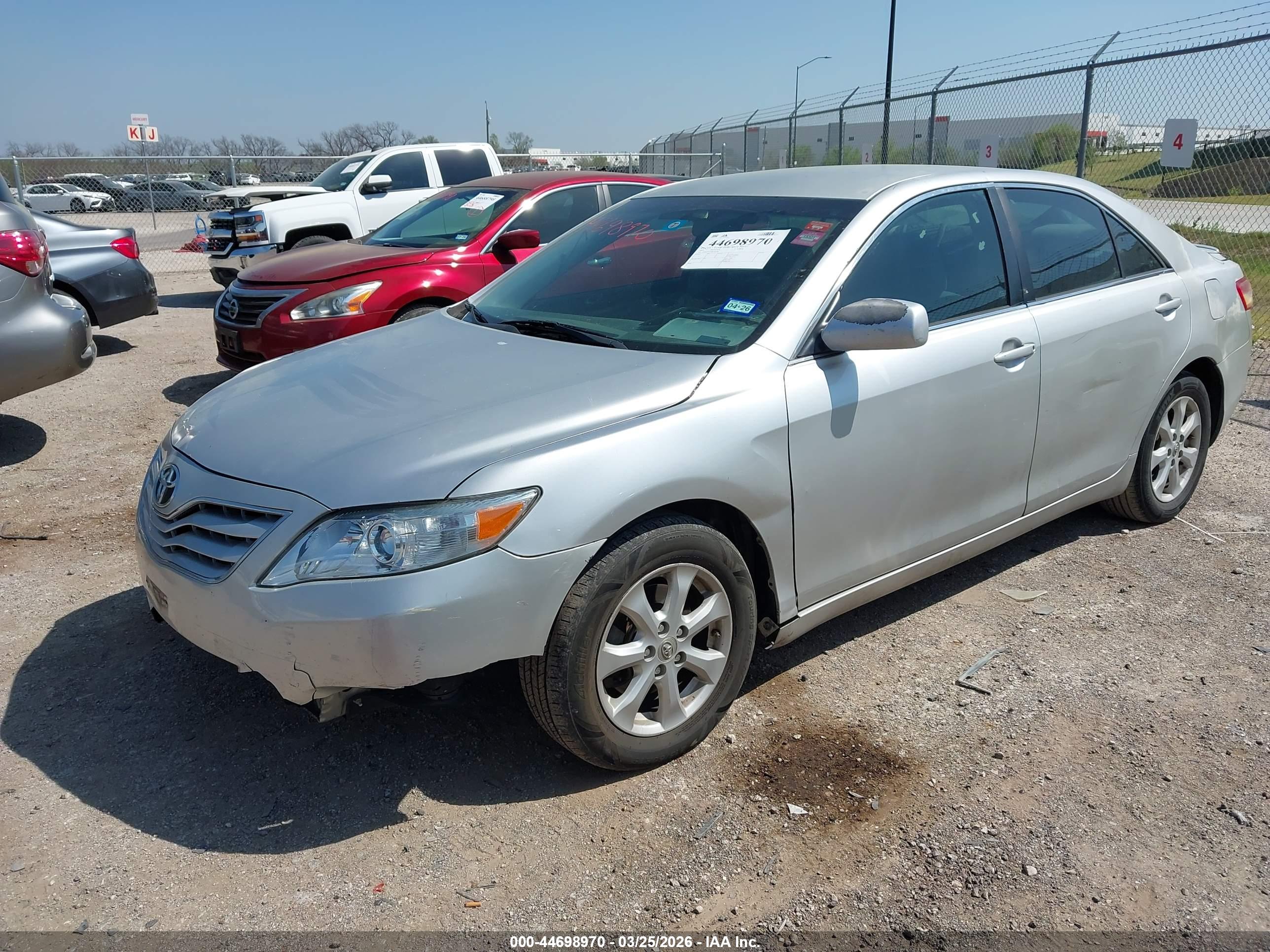 TOYOTA CAMRY image 2
