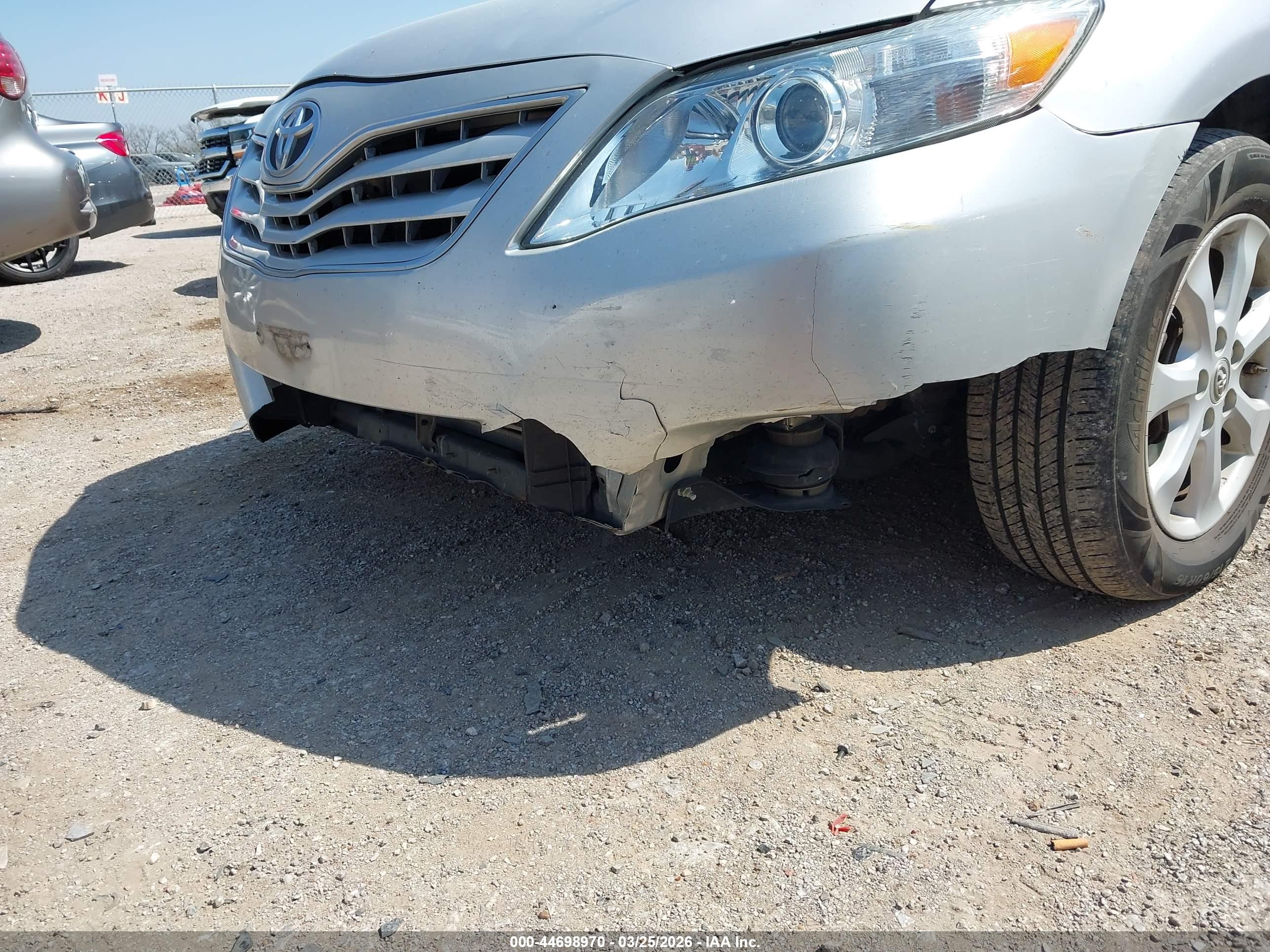 TOYOTA CAMRY image 6