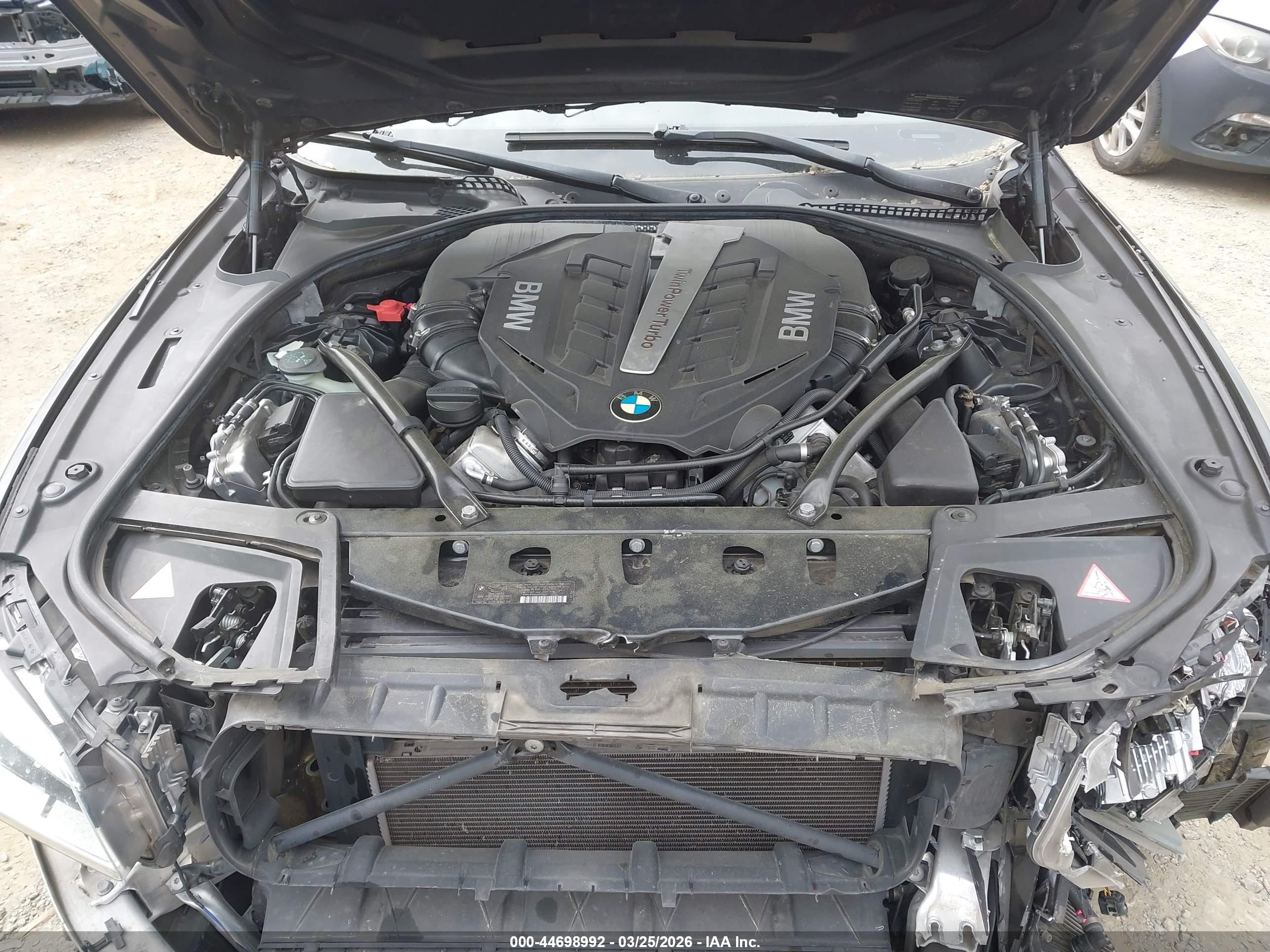 BMW 550I image 10
