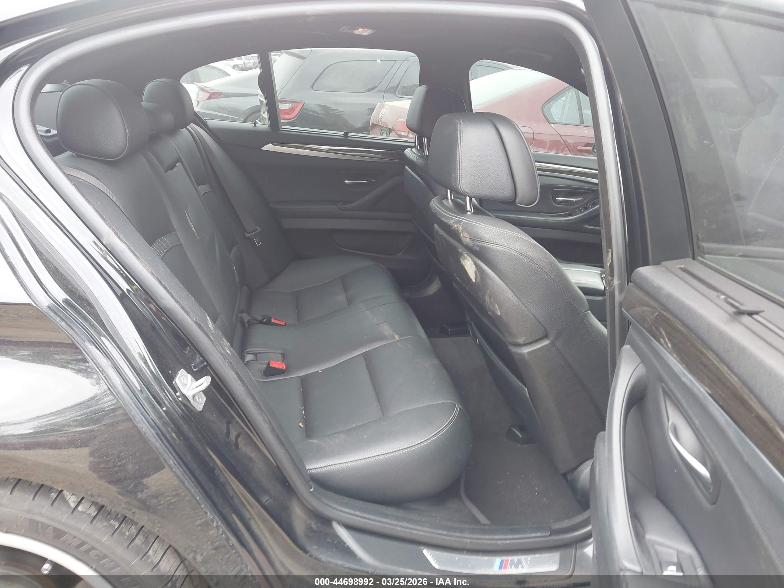 BMW 550I image 8