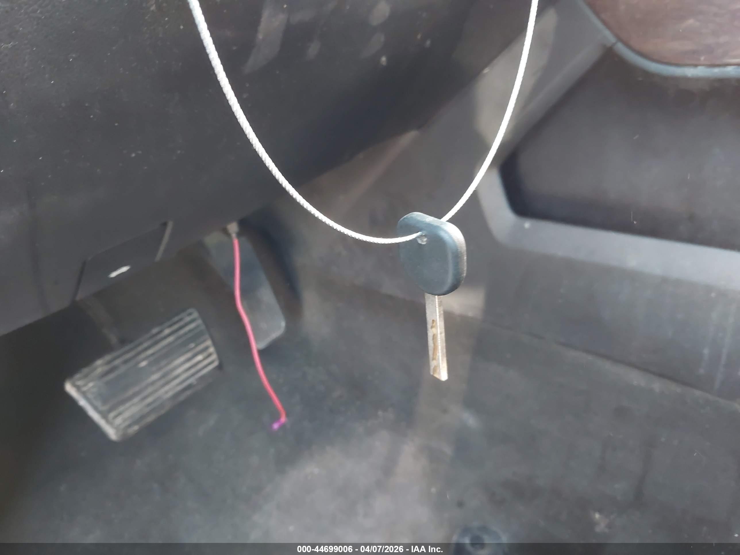 GMC SIERRA image 11
