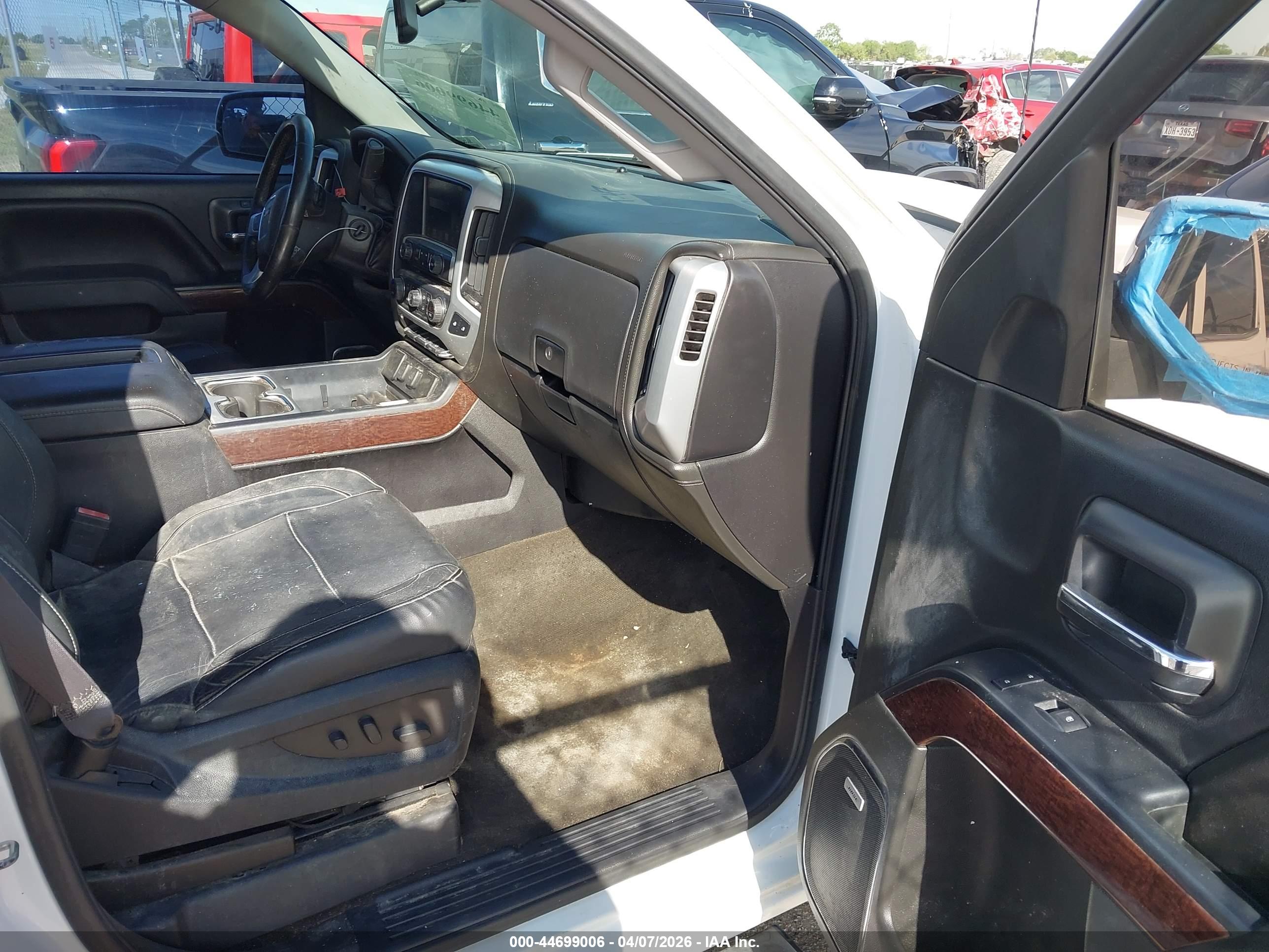 GMC SIERRA image 5
