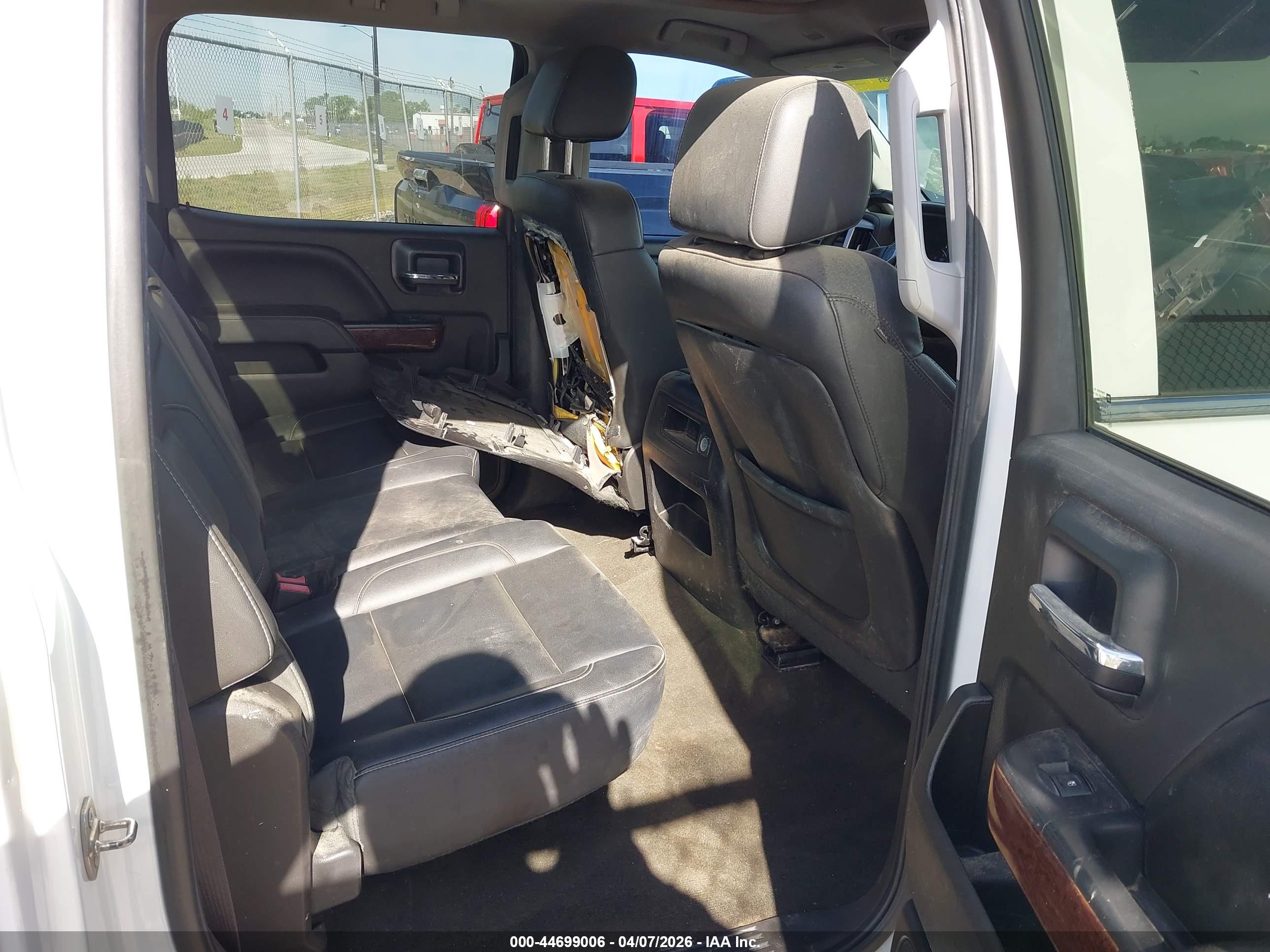 GMC SIERRA image 8