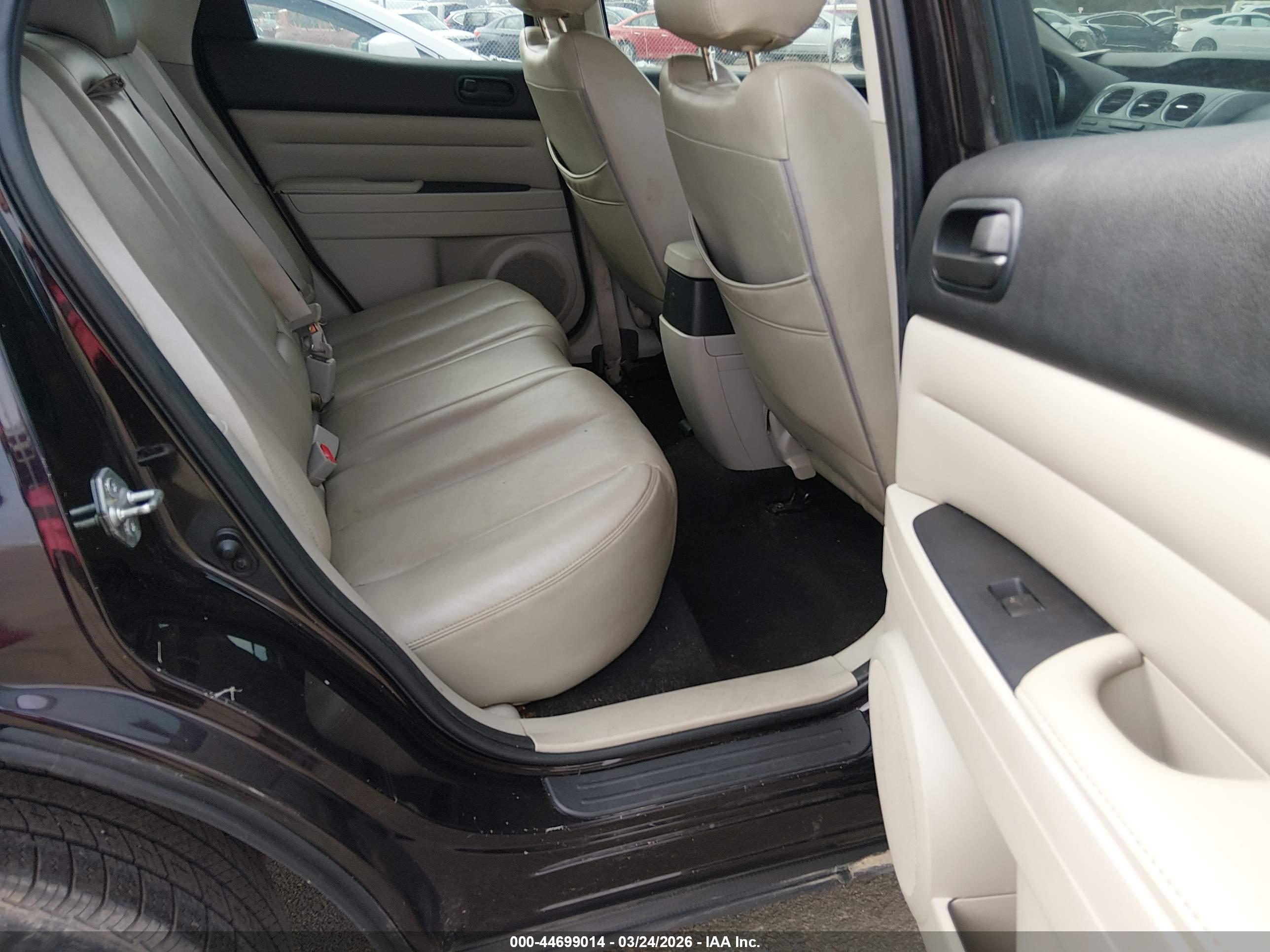 MAZDA CX-7 image 8