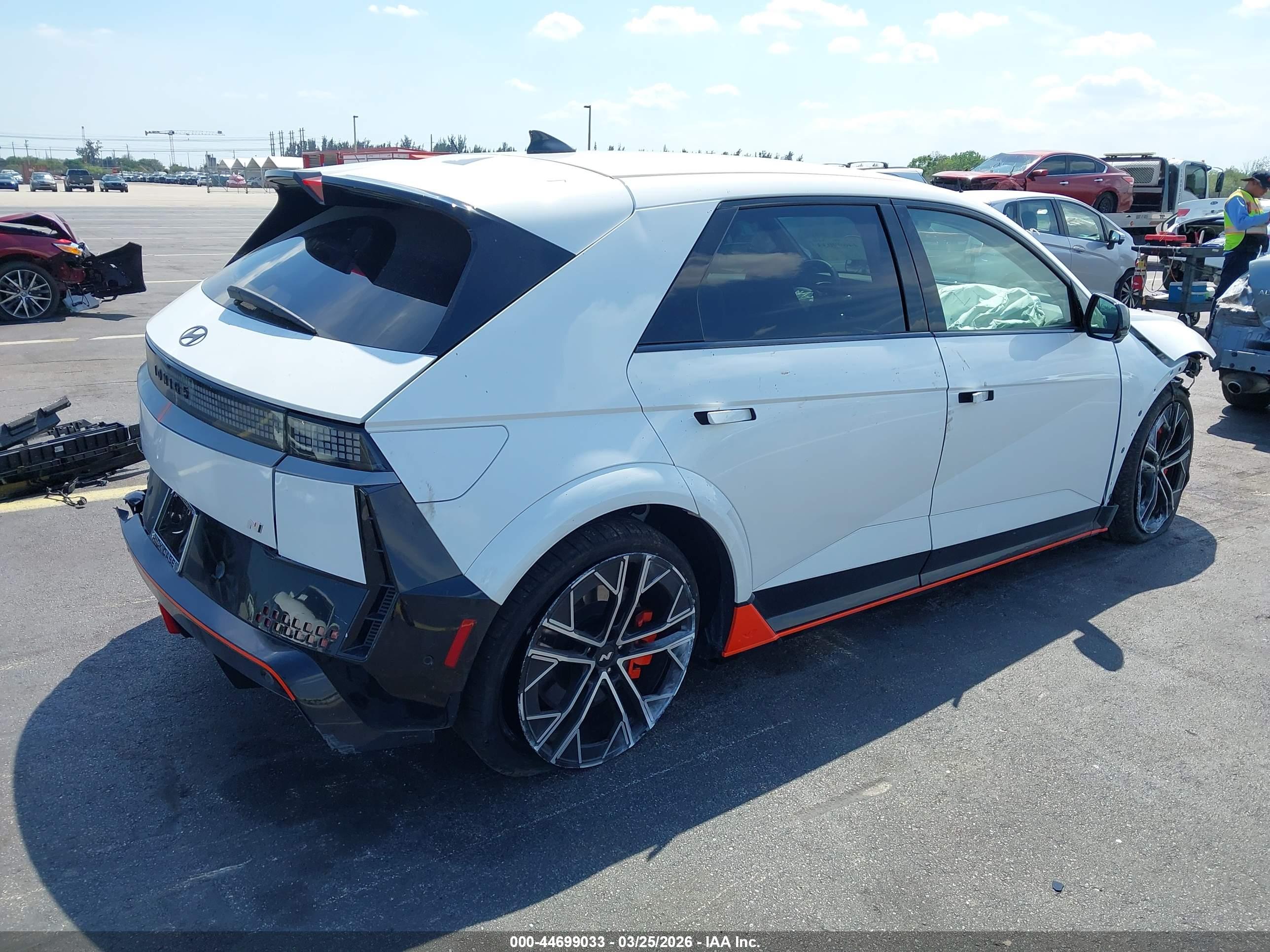 HYUNDAI IONIQ image 4