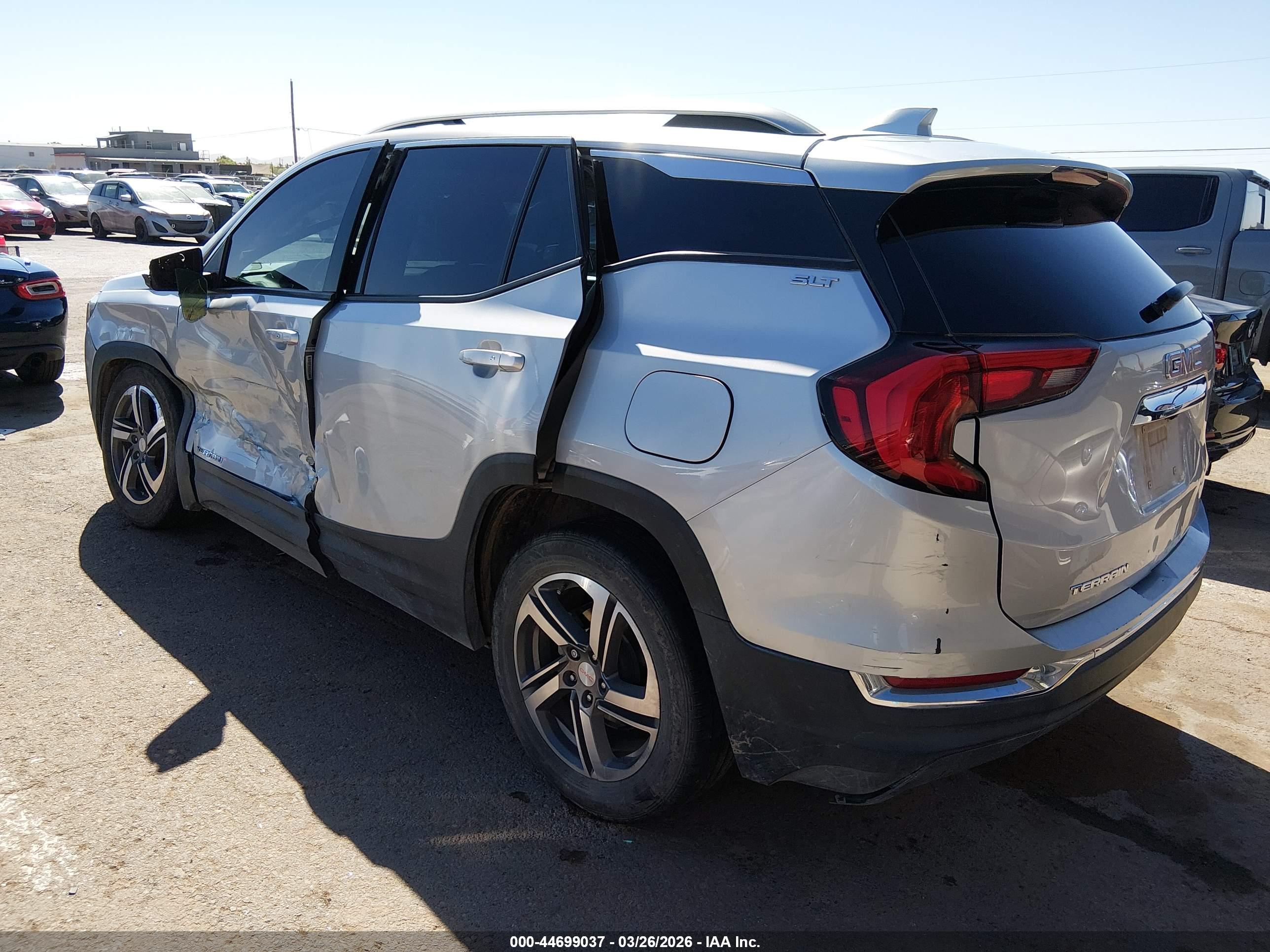 GMC TERRAIN image 3