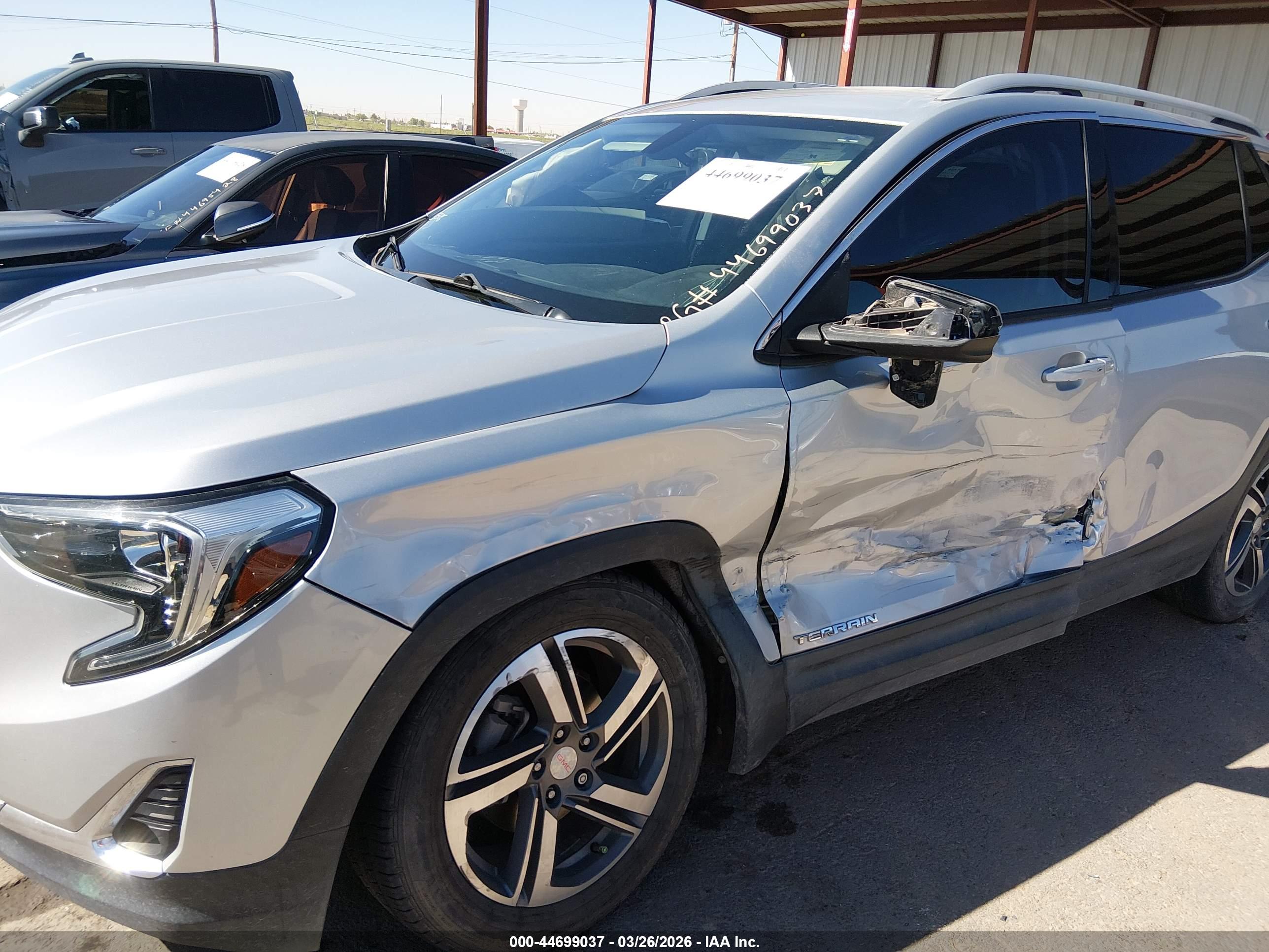 GMC TERRAIN image 6