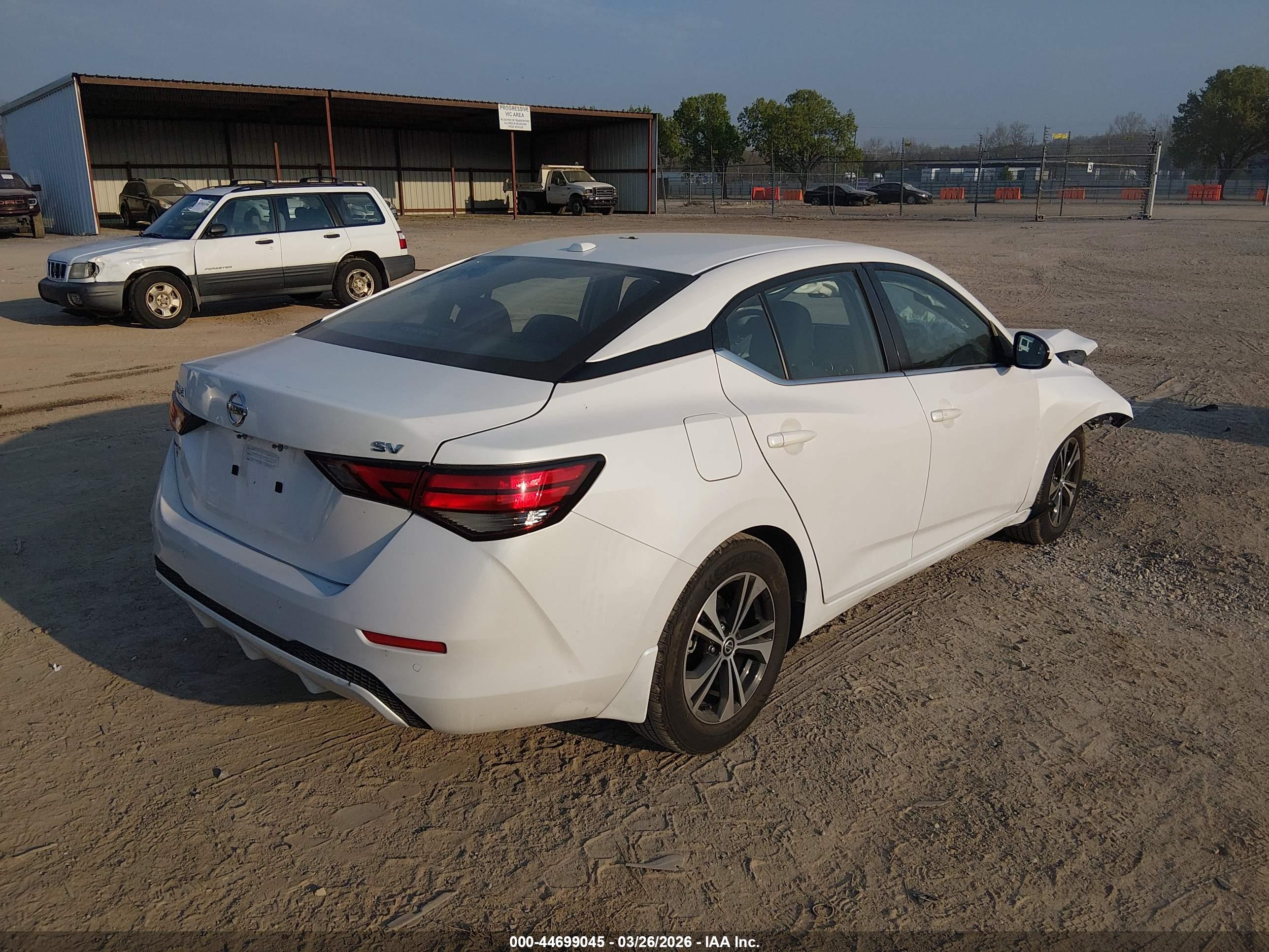 NISSAN SENTRA image 4