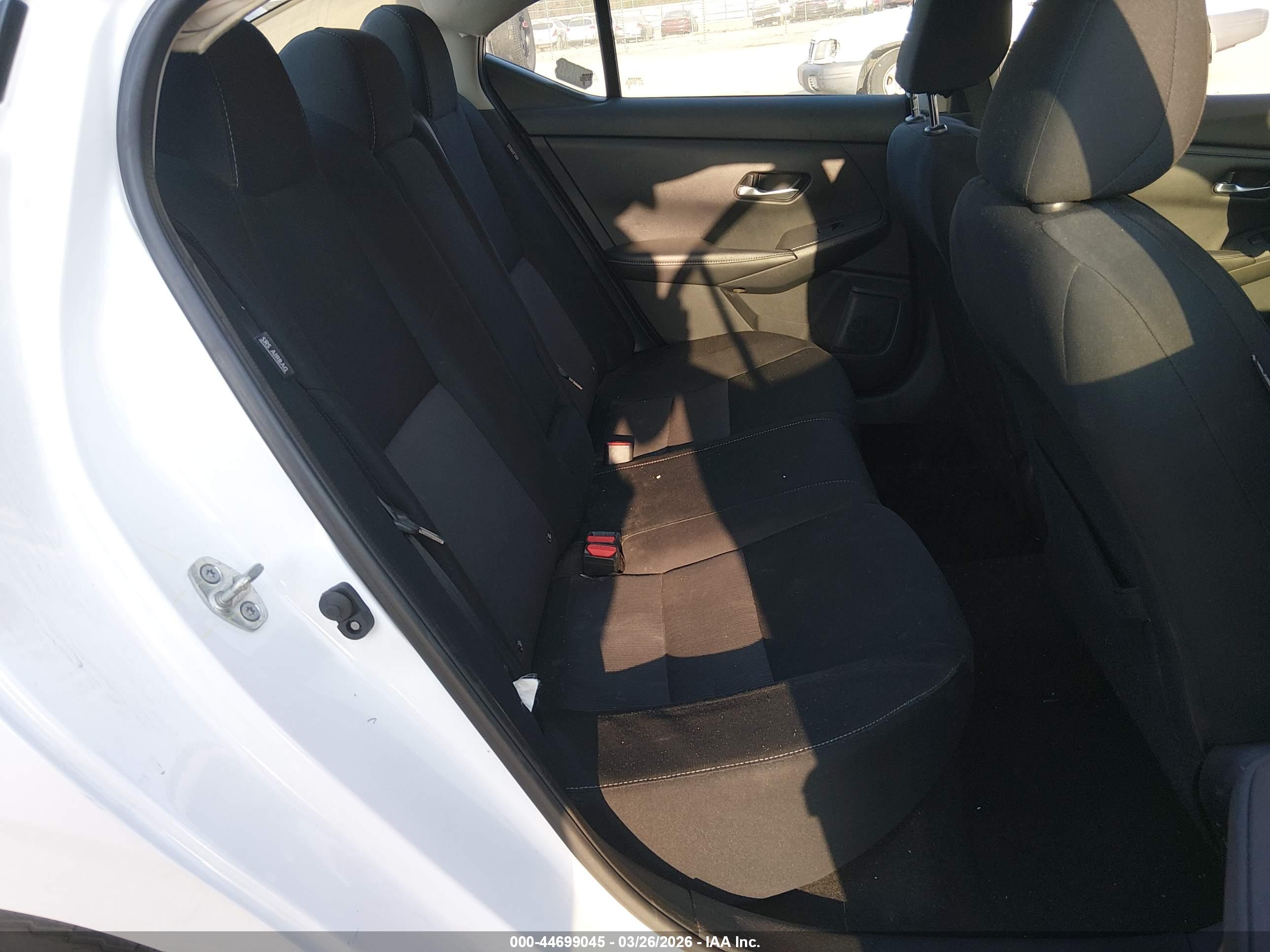 NISSAN SENTRA image 8