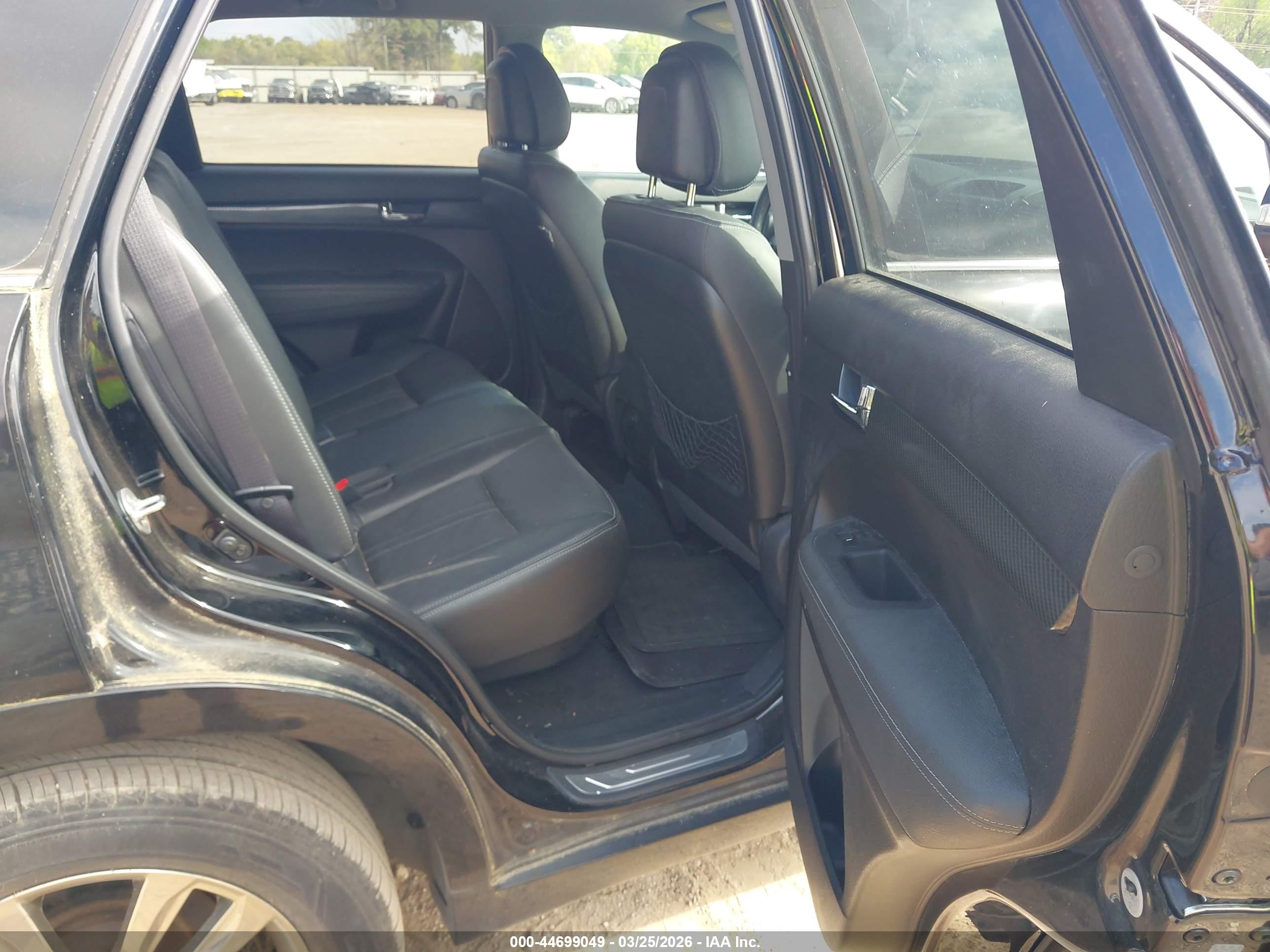 KIA SORENTO image 8