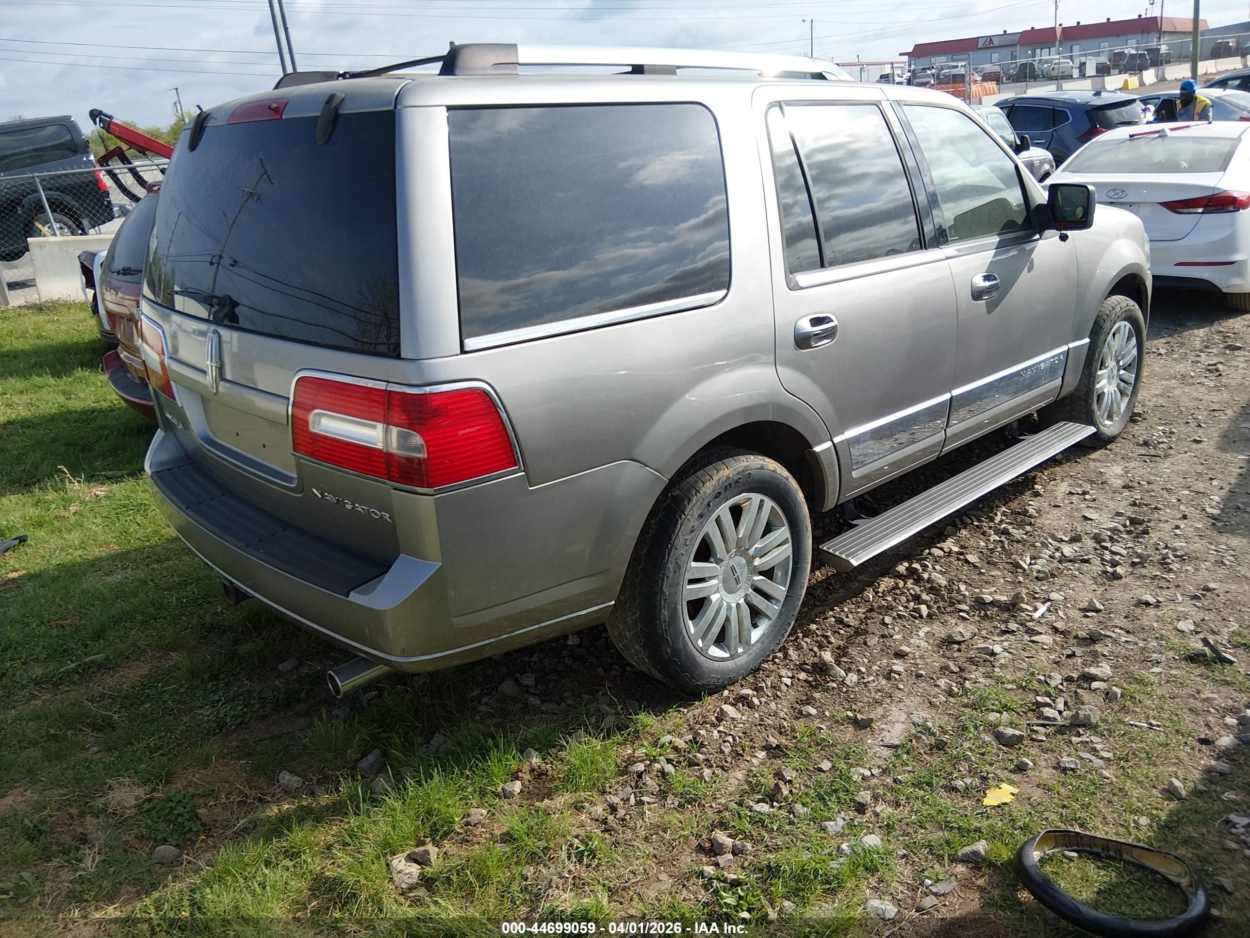 LINCOLN NAVIGATOR image 4