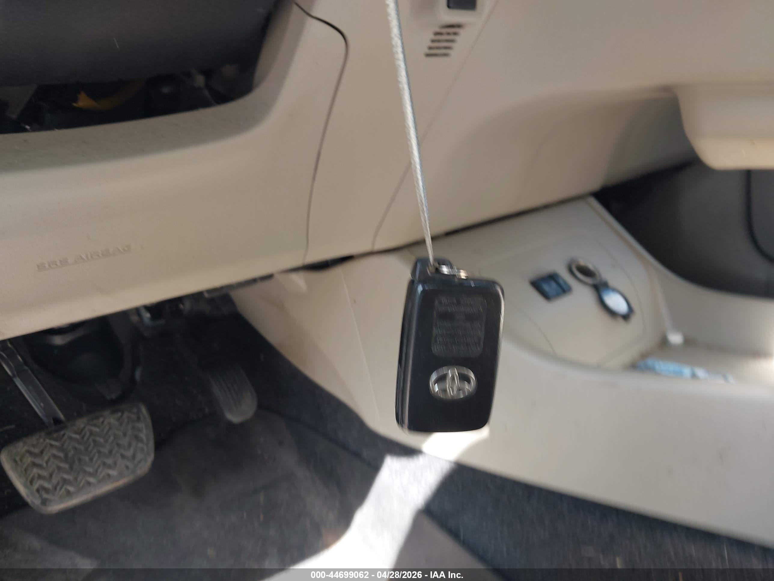 TOYOTA PRIUS image 11