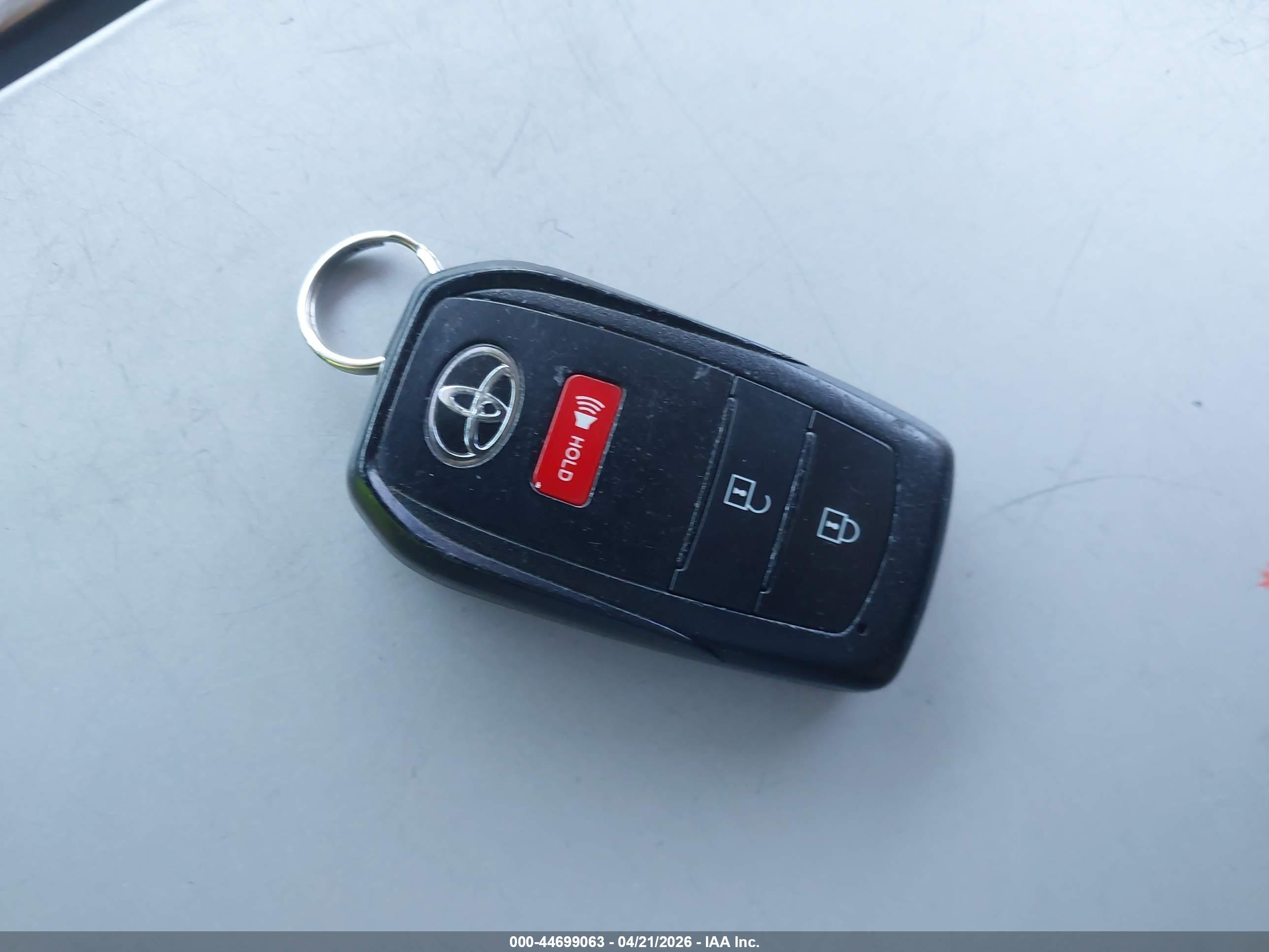 TOYOTA COROLLA image 11