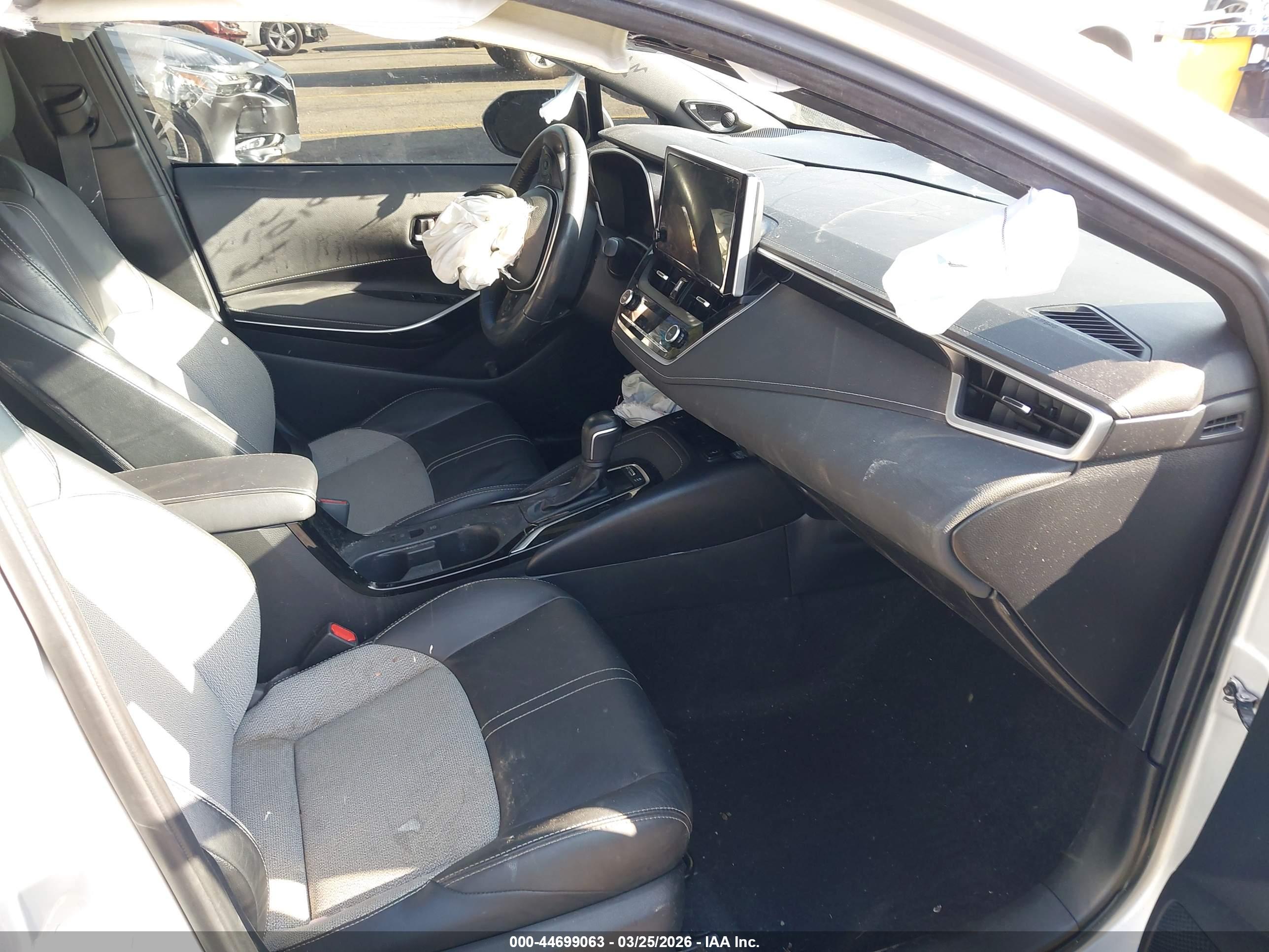 TOYOTA COROLLA image 5