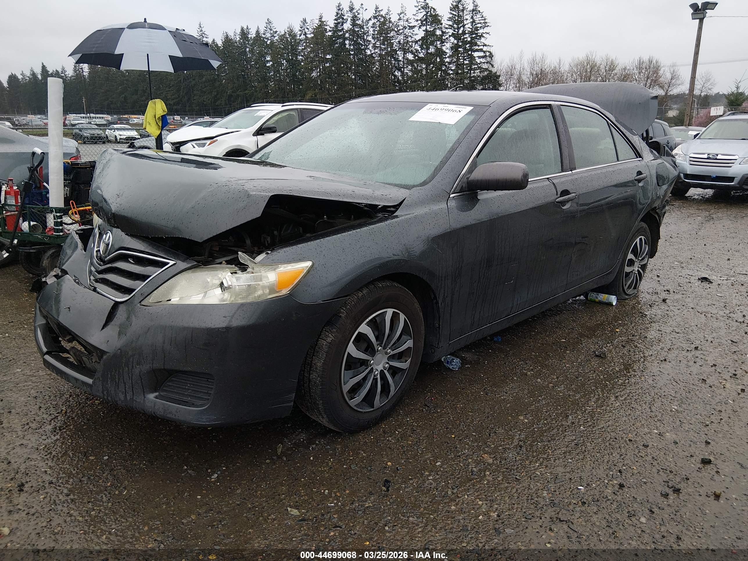 TOYOTA CAMRY image 2