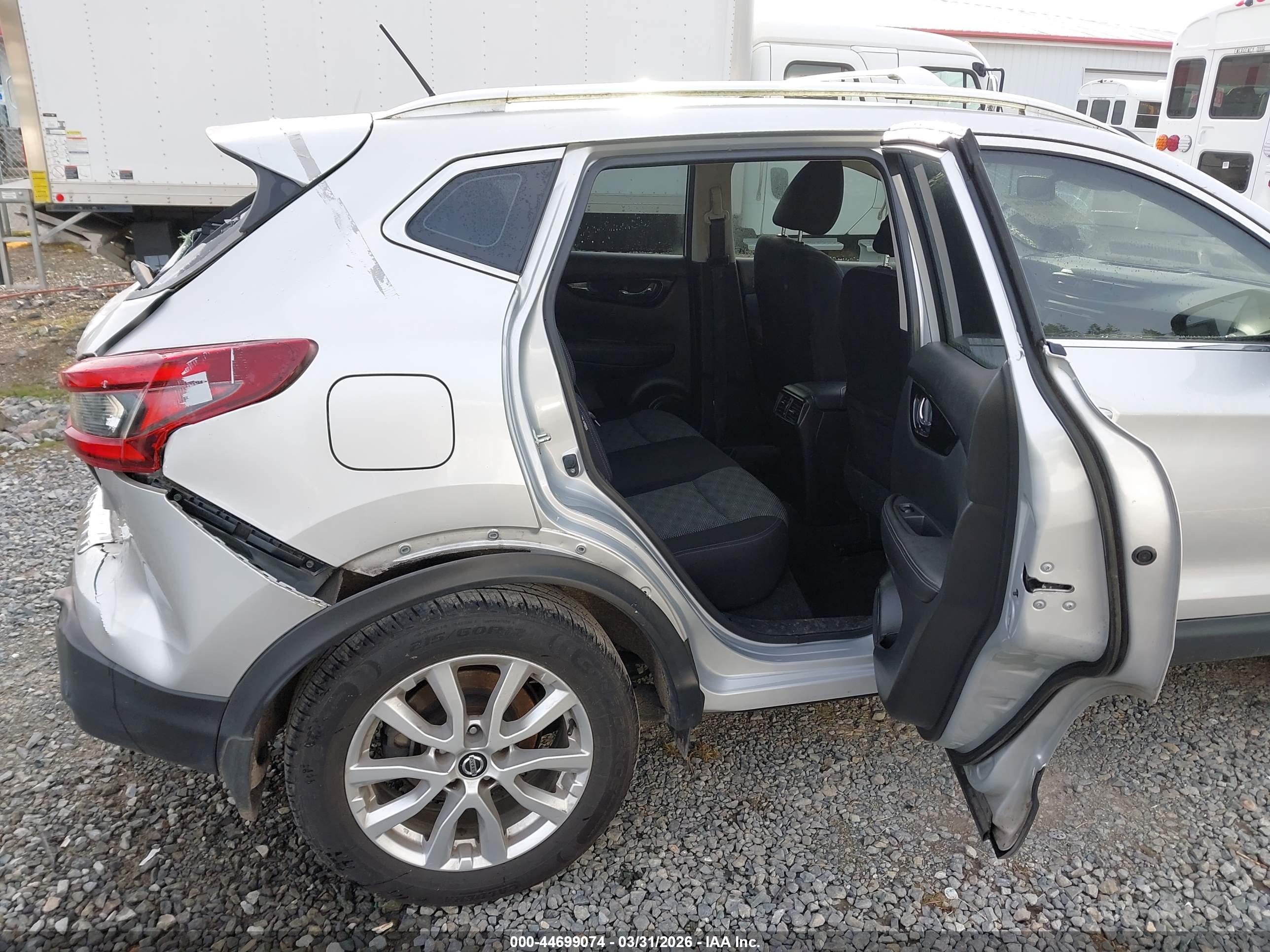NISSAN ROGUE image 8