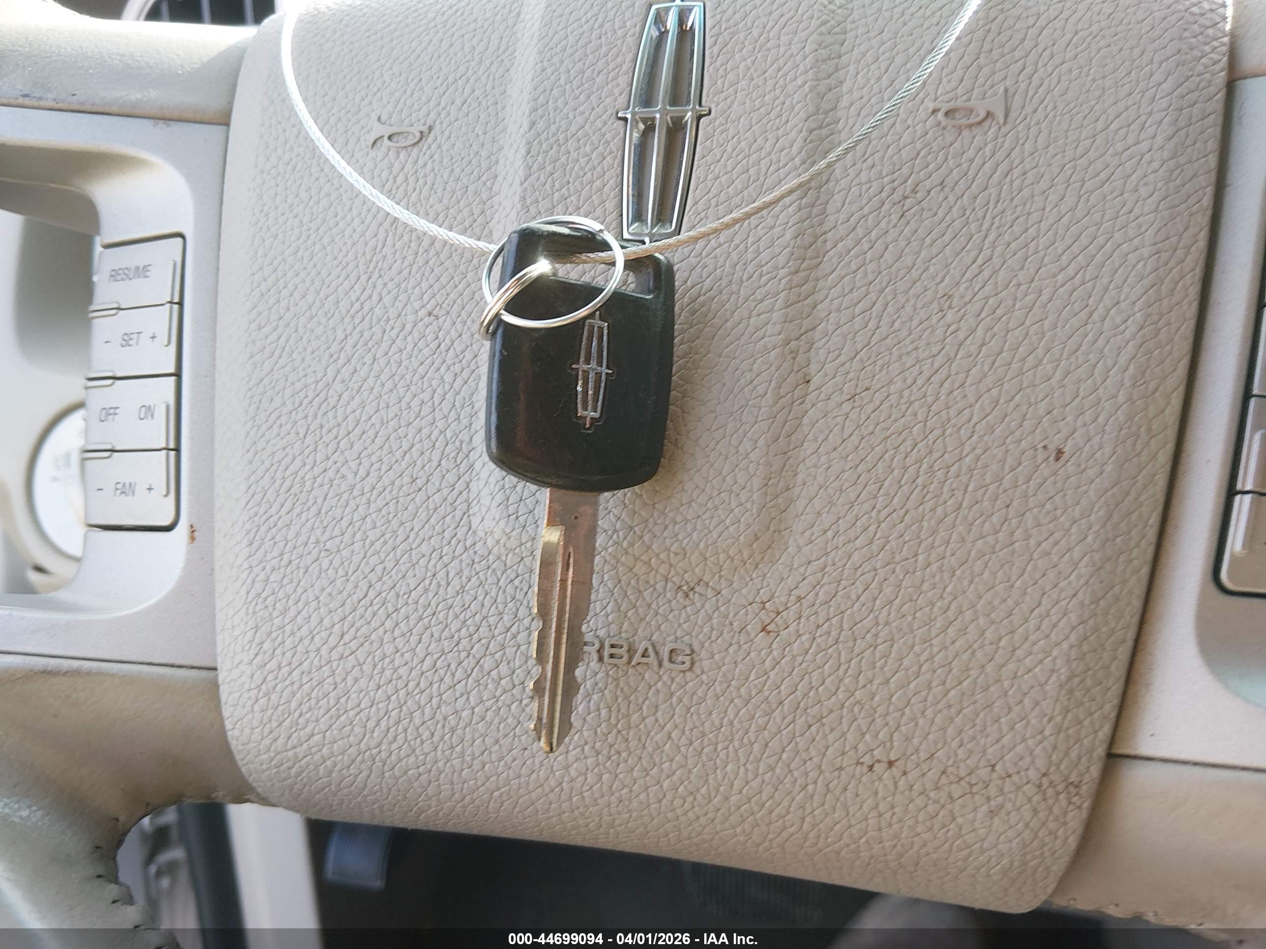 LINCOLN NAVIGATOR image 11