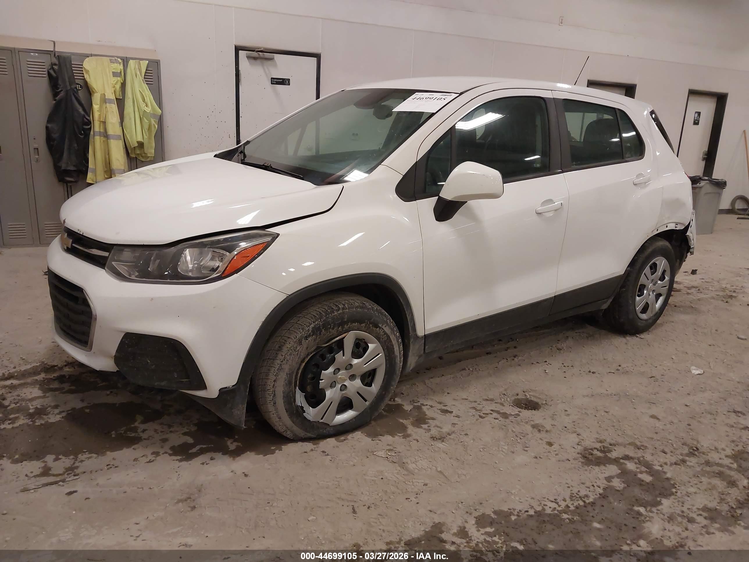 CHEVROLET TRAX image 2